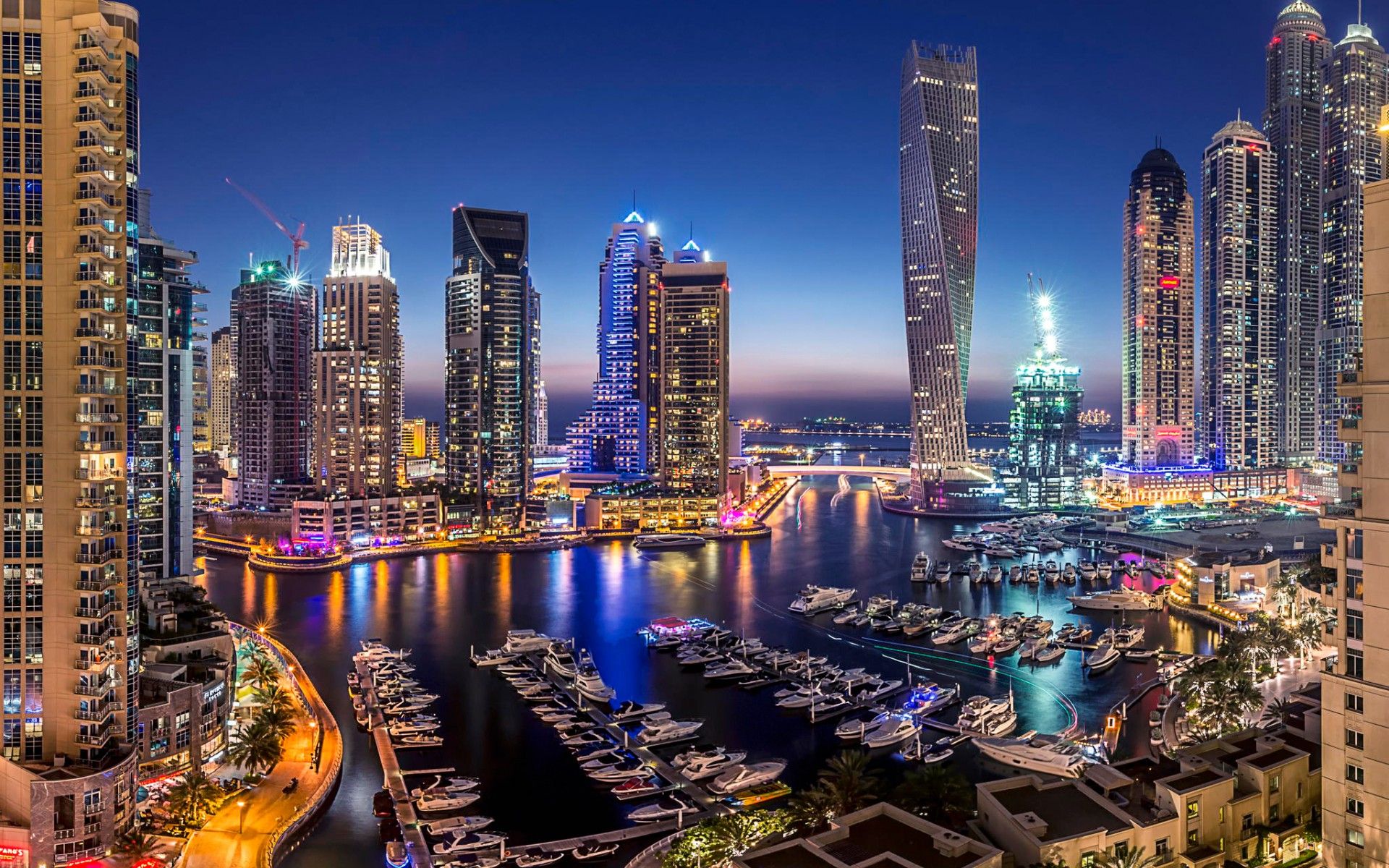 Cayan Tower, Dubai Marina, Dubai, Yachthafen, Blaue Stunde, Wolkenkratzer, Full HD, MacBook-Hintergrundbild