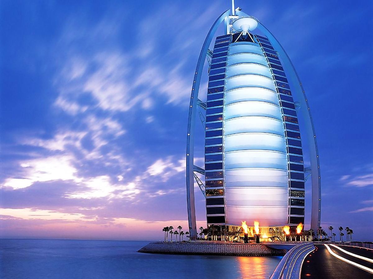 Burj al Arab, Dubai, Luxushotel, Wolken, Blaue Stunde, Beleuchtung, Hintergrundbild fürs Tablet