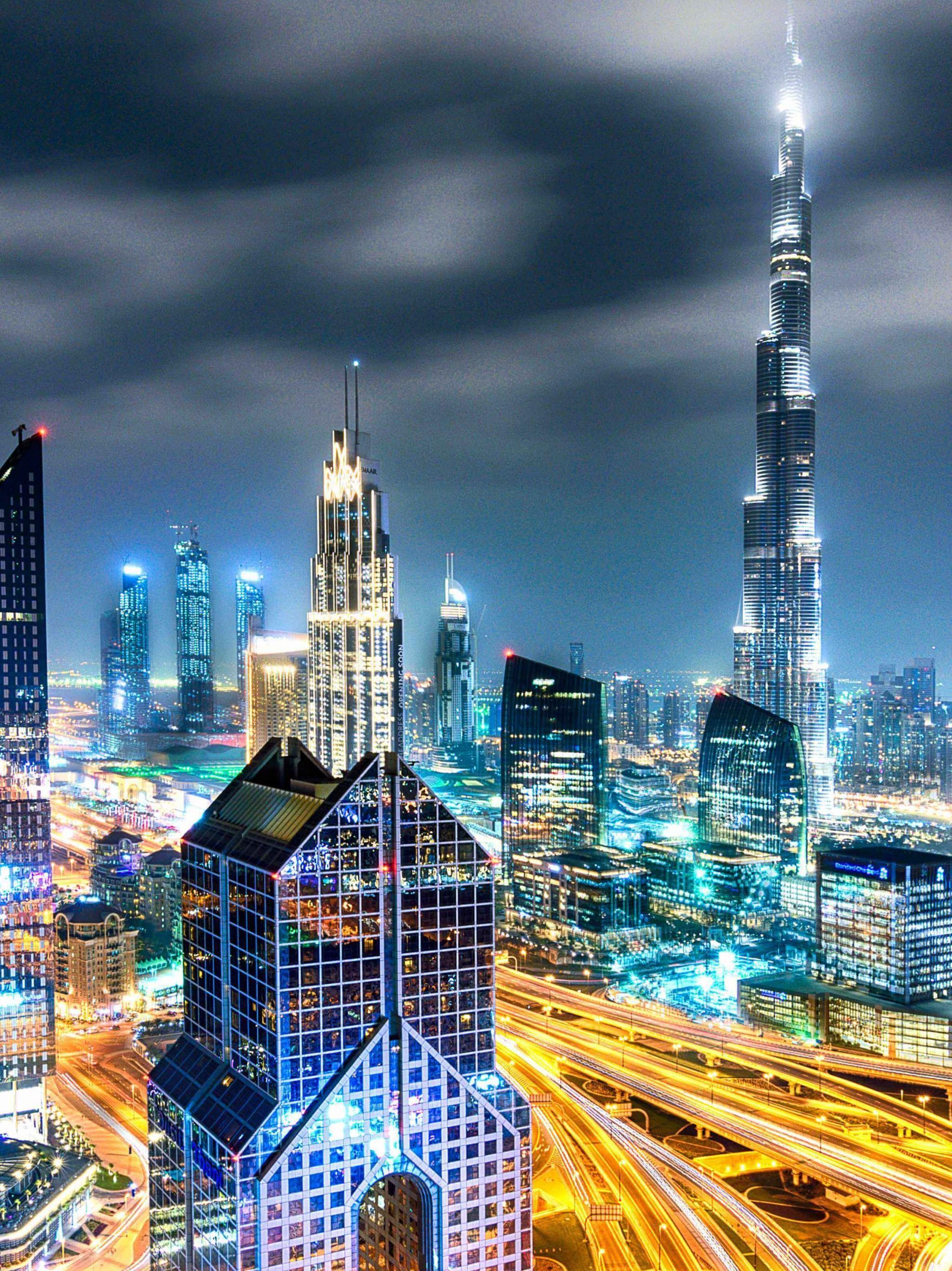 Burj Khalifa, Emirates Towers, Dubai, Nacht, Lichtspuren, Hochformat, QHD+, iPad-Hintergrundbild