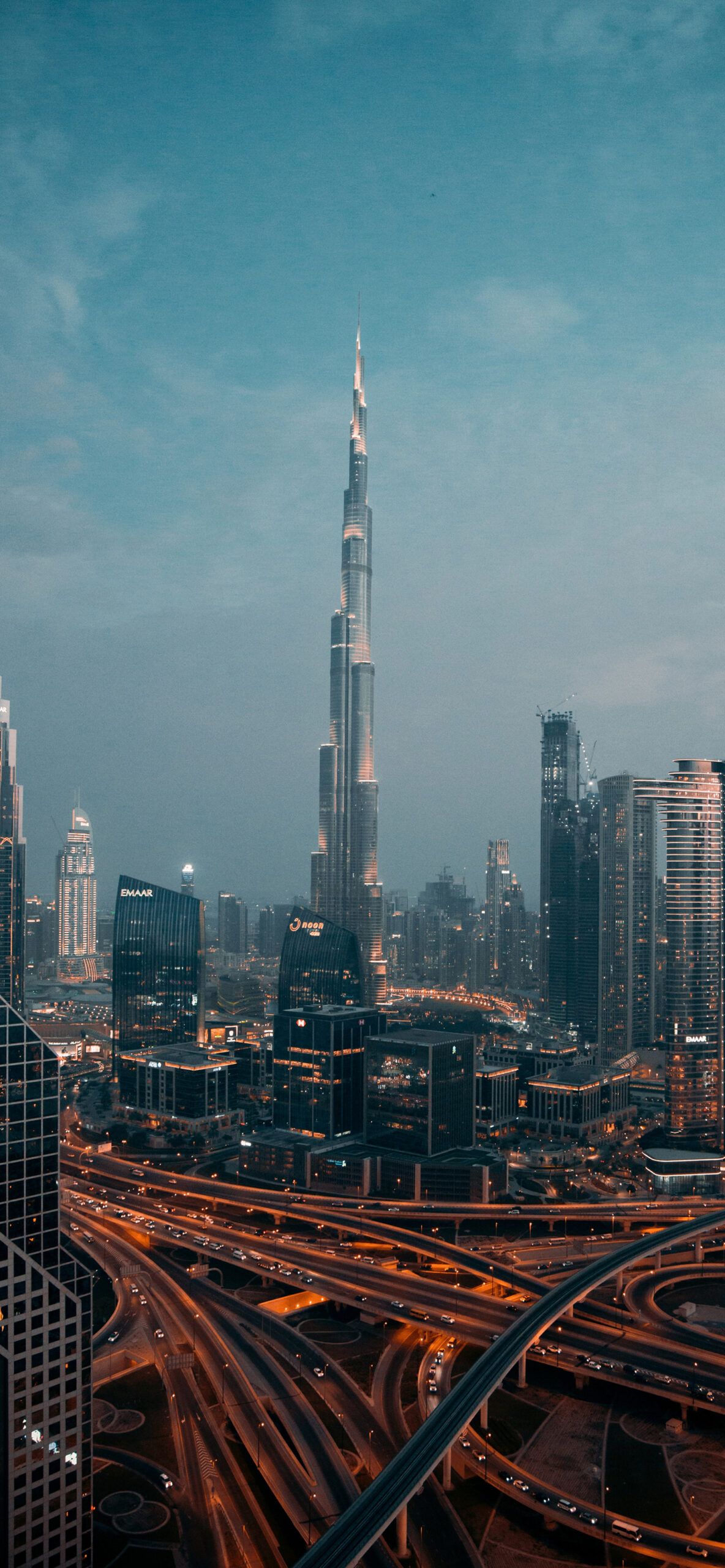 Burj Khalifa, Dubai, Dunst, Hochformat, Skyline, Türkiser Himmel, Full HD, Handy-Hintergrundbild
