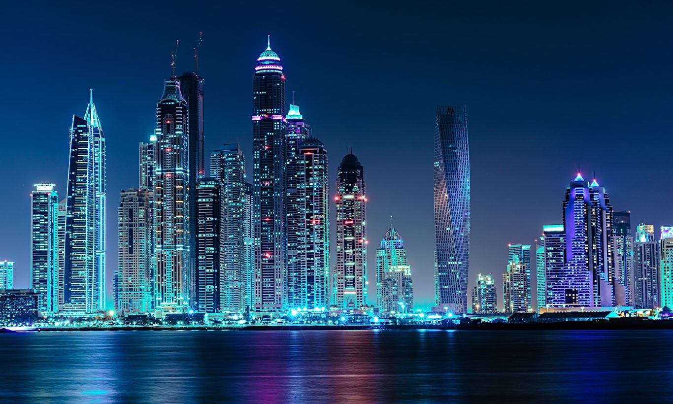 Dubai Marina, Cayan Tower, Dubai, Skyline, Nacht, Türkise Lichter, Spiegelung, HD Wallpaper