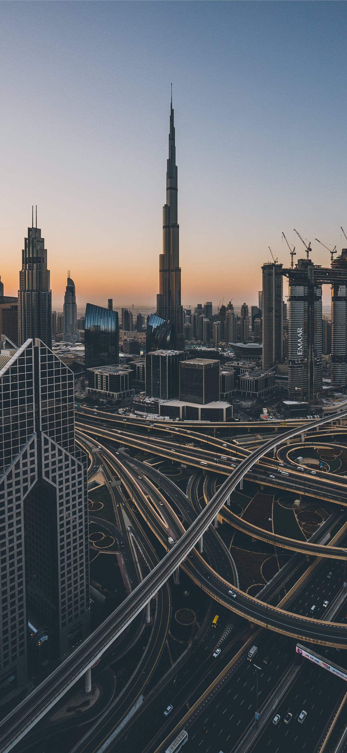 Burj Khalifa, Dubai, Skyline, Hochformat, Dunst, Straßen, 1125x2436, Handy-Hintergrund