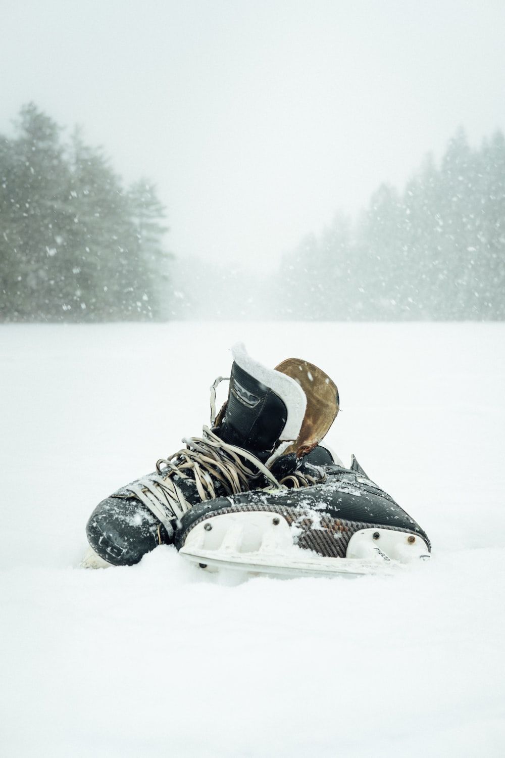 Schlittschuhe, Schnee, Winter, Minimalistisch, Weiß, HD, Hintergrundbild fürs Handy