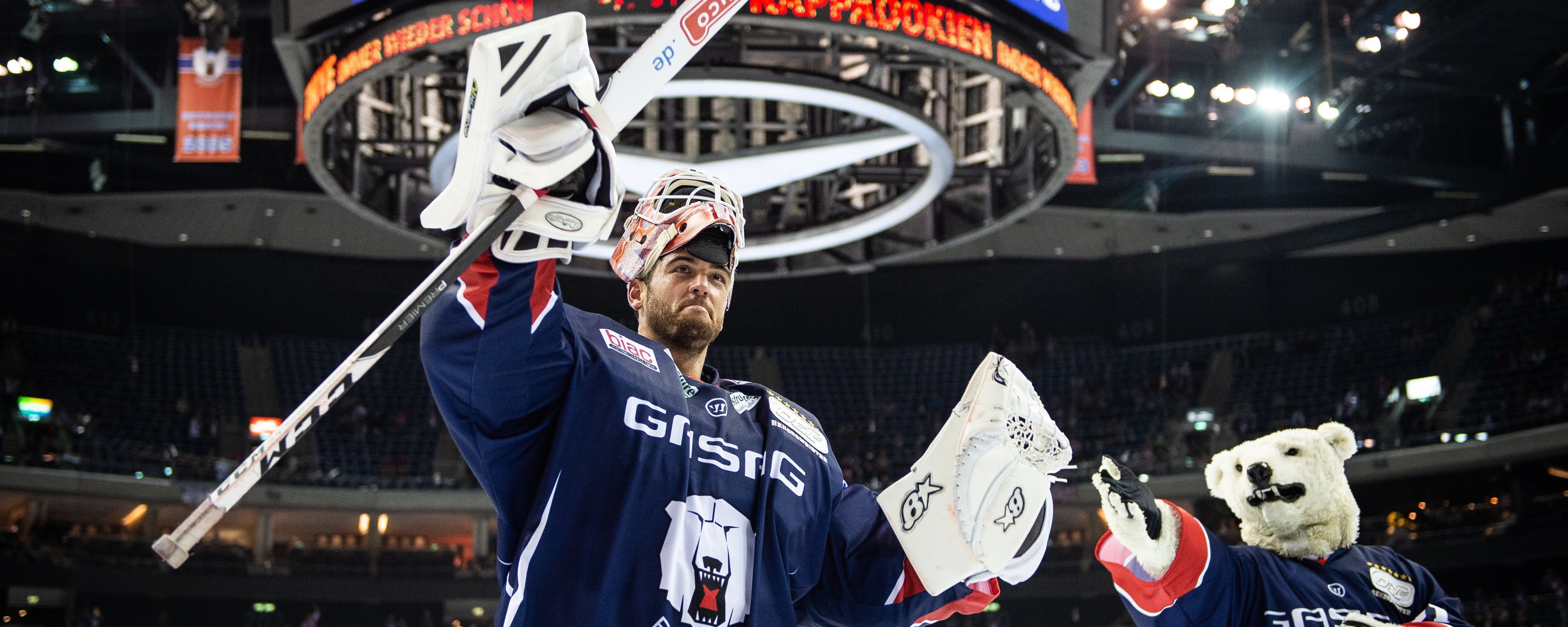 Eisbären Berlin, Torwart, Maskottchen, Jubel, Arena, 4K, Hintergrundbild für den PC