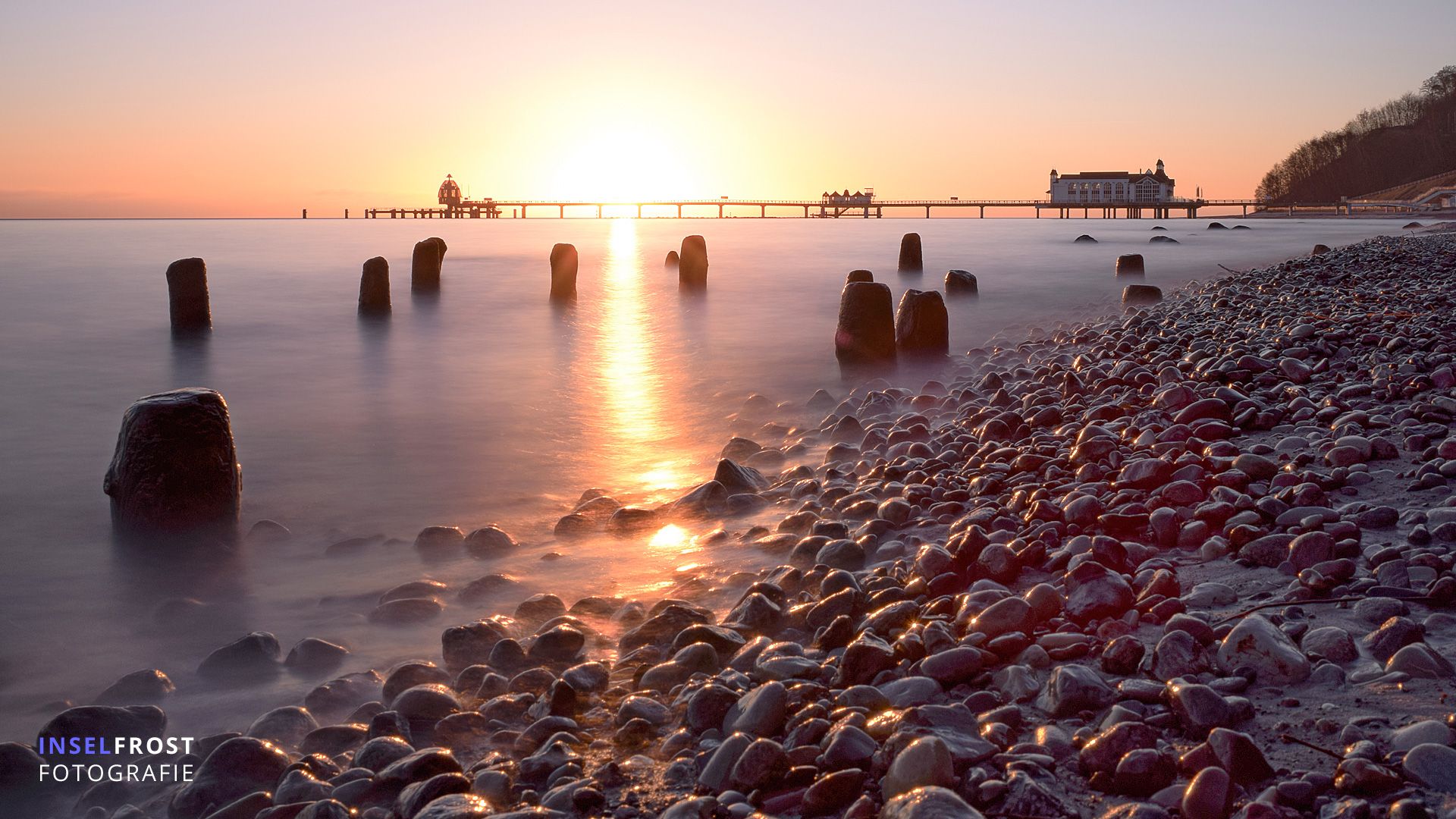Seebrücke Sellin, Rügen, Ostsee, Sonnenaufgang, Steinstrand, Langzeitbelichtung, 1080p Wallpaper