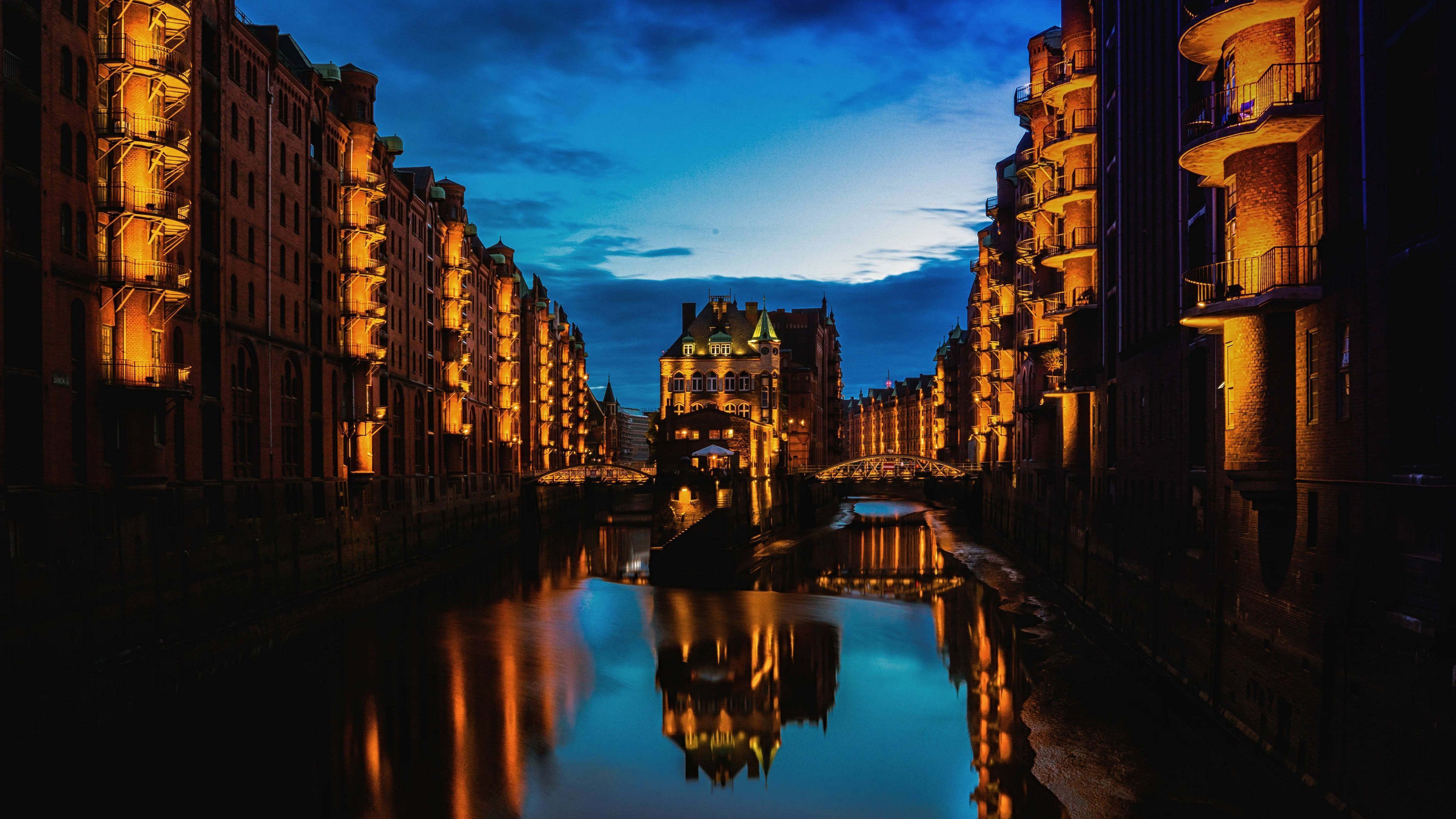 Speicherstadt, Wasserschloss, Hamburg, Kanal, Blaue Stunde, 4K, Windows-Hintergrundbild