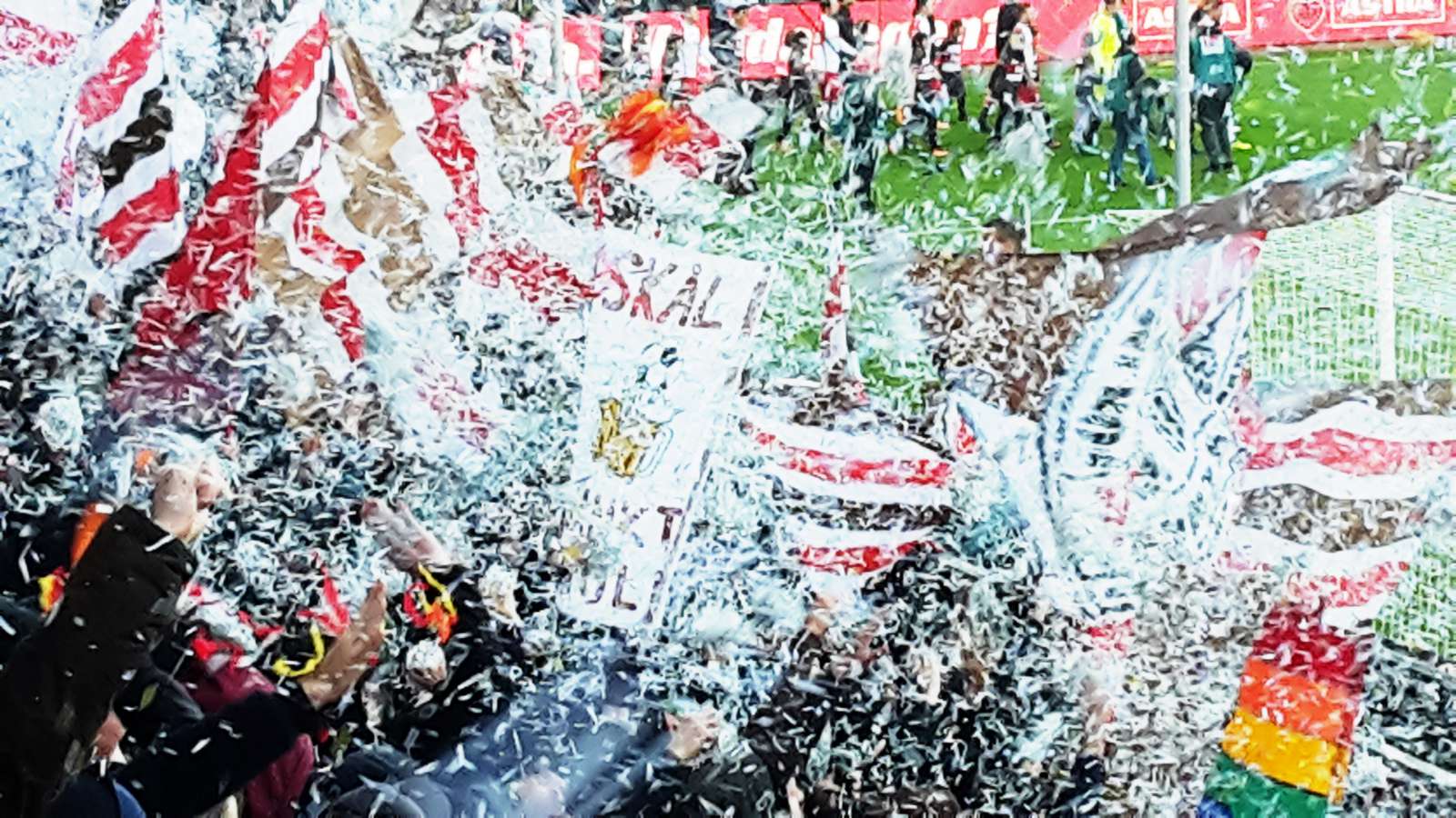 FC St. Pauli, Fans, Konfetti, Papierschlangen, Stadion, 16:9, HD-Hintergrundbild für den Desktop