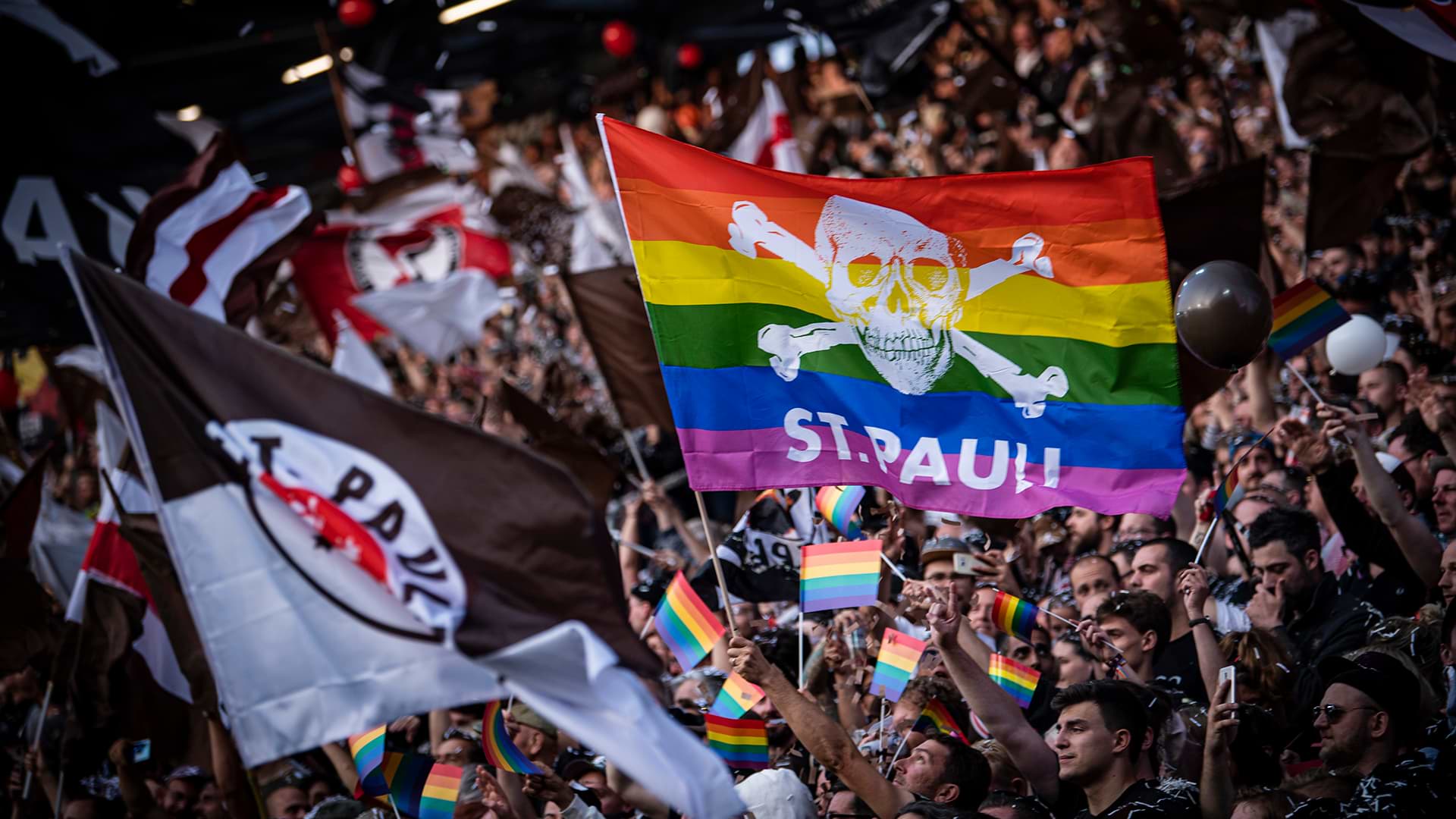FC St. Pauli, Regenbogenfahne, Totenkopf, Fans, Fahnen, Full HD 1080p, Desktop-Hintergrundbild