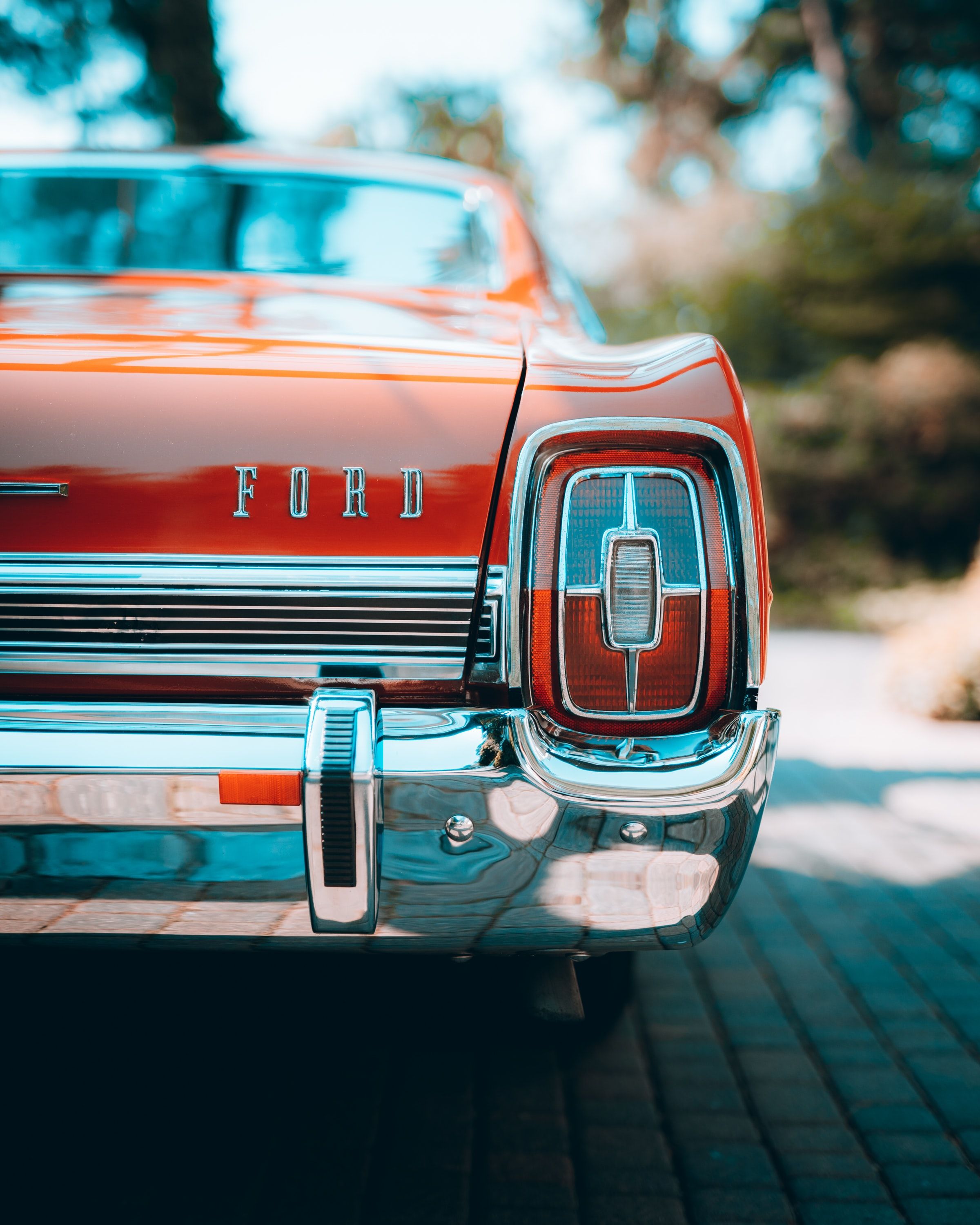 Ford, Oldtimer, Rücklicht, Chrom, Rot, Retro, QHD+, iPad-Hintergrundbild