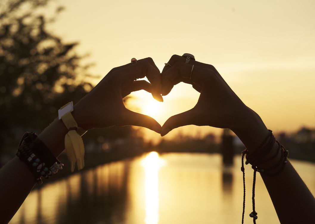 Herzhände, Sonnenuntergang, Gegenlicht, See, Goldene Stunde, Hintergrundbild