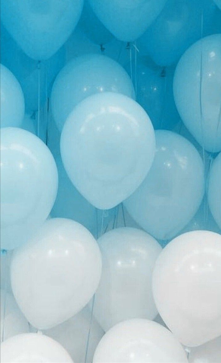 Luftballons, Hellblau, Weiß, Pastell, Hochformat, Hintergrundbild fürs Smartphone