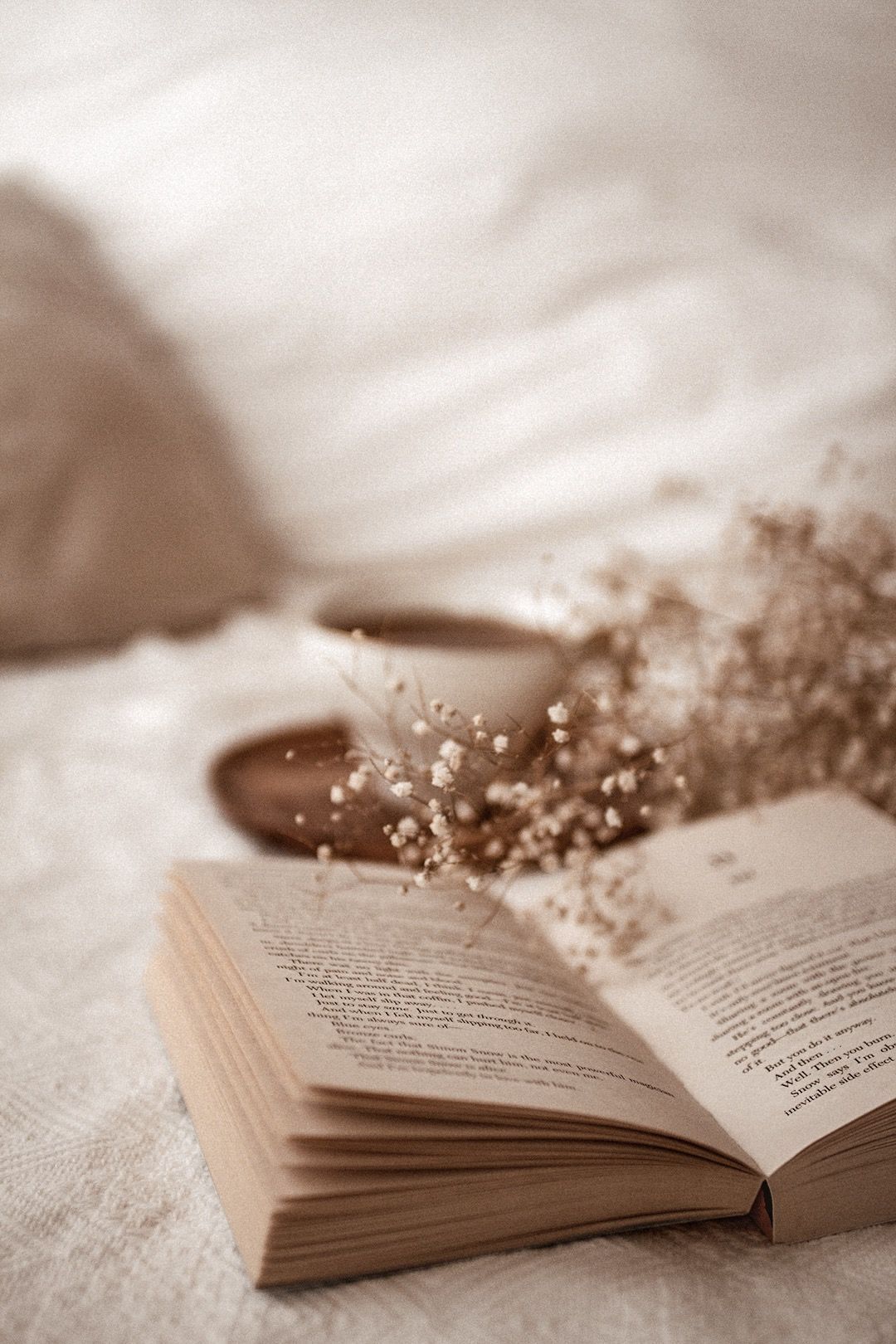 Offenes Buch, Bettlaken, Lichterkette, Bokeh, Gemütlich, Full HD, Handy-Hintergrund