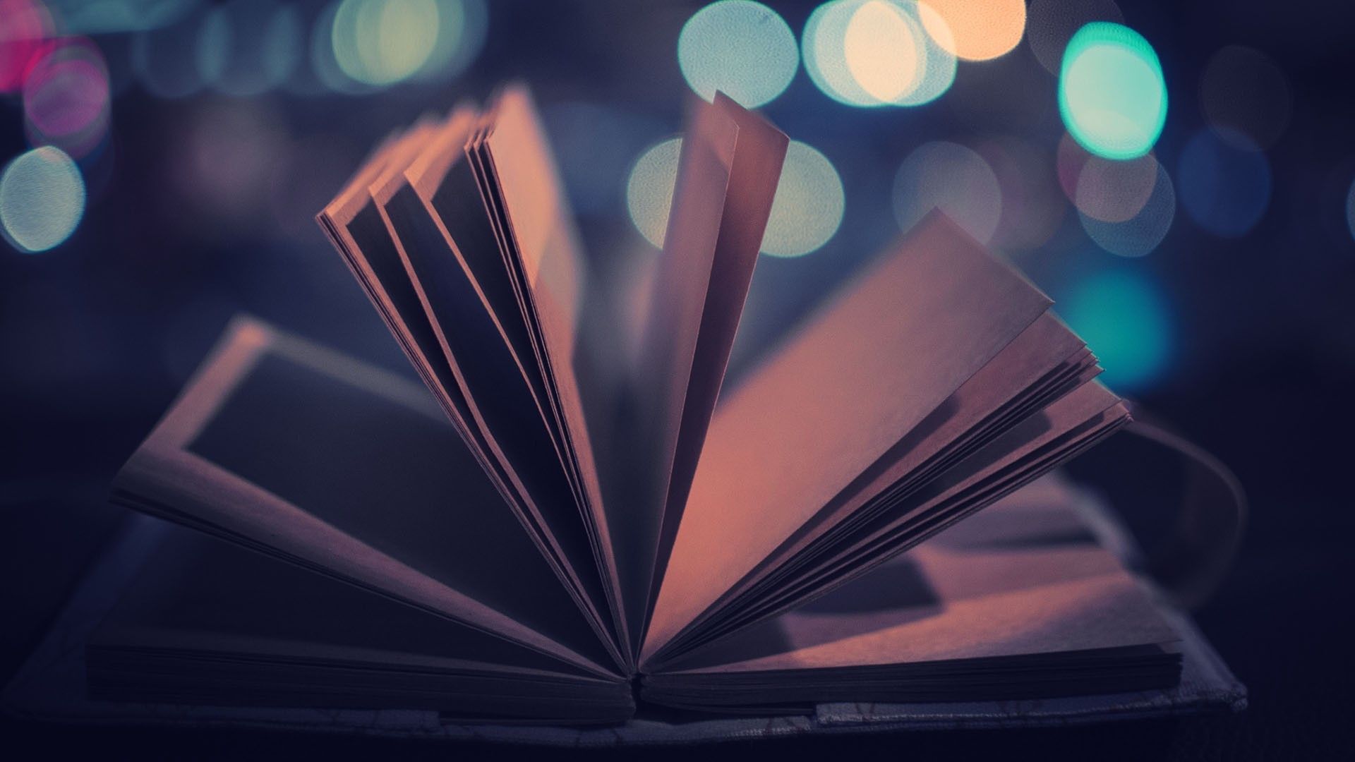 Offenes Buch, Aufgefächerte Seiten, Bokeh, Nacht, Blaue Töne, Full HD, Desktop-Hintergrund