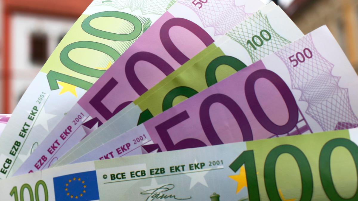 Euro, 500-Euro-Schein, 100-Euro-Schein, Euroscheine, Nahaufnahme, Hintergrund