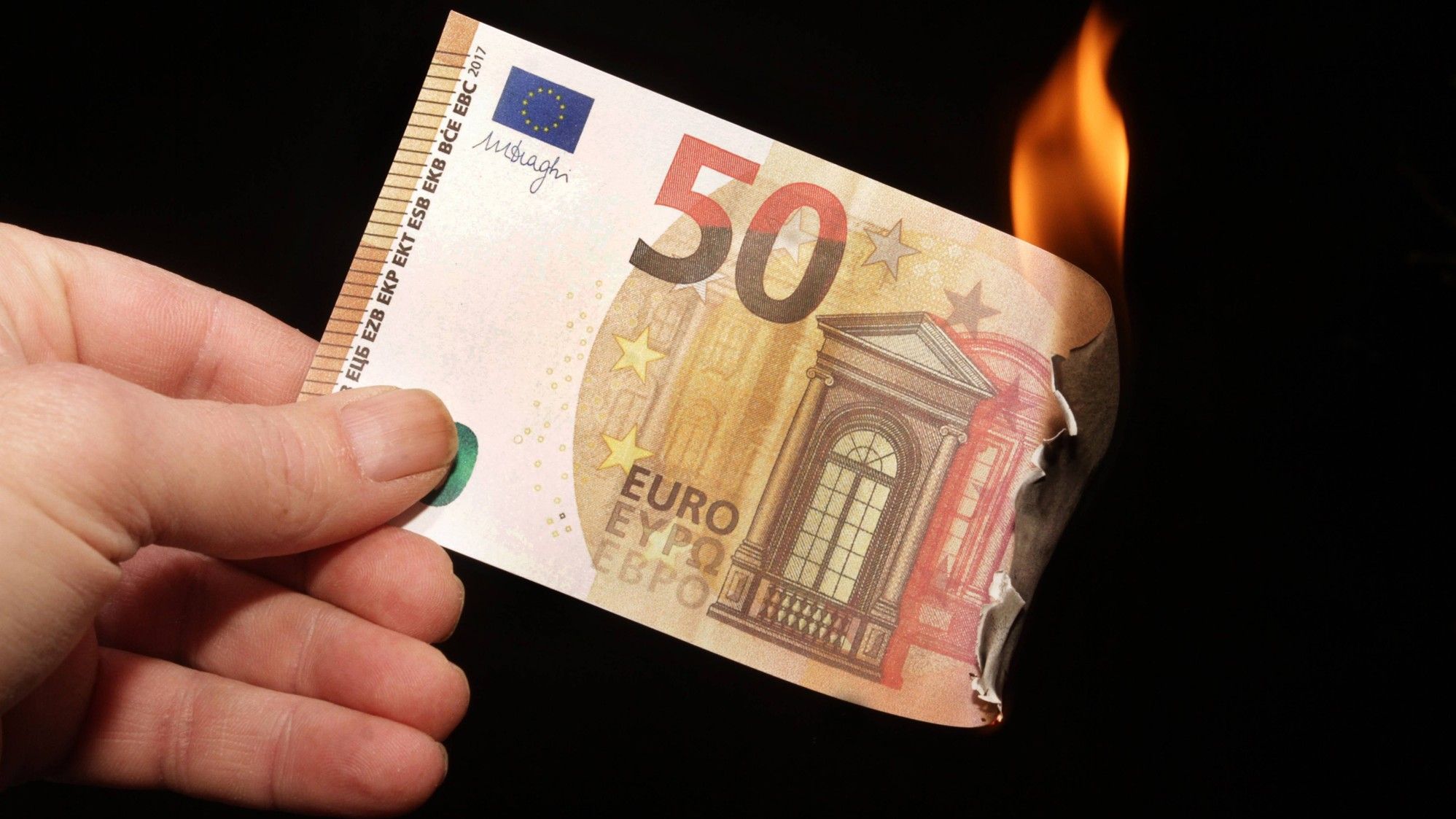 50-Euro-Schein, Euro, Brennender Geldschein, Feuer, Hand, Full HD, Laptop-Hintergrundbild