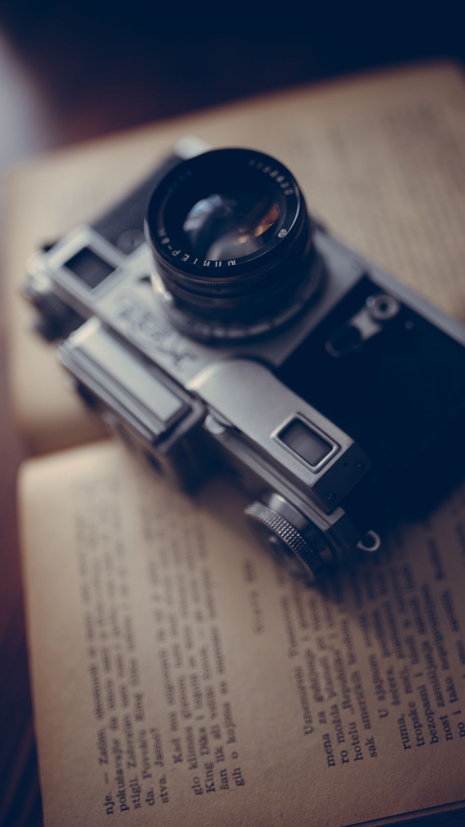 Messsucherkamera, Buch, Retro, Nahaufnahme, Unschärfe, HD, Sperrbildschirm fürs iPhone