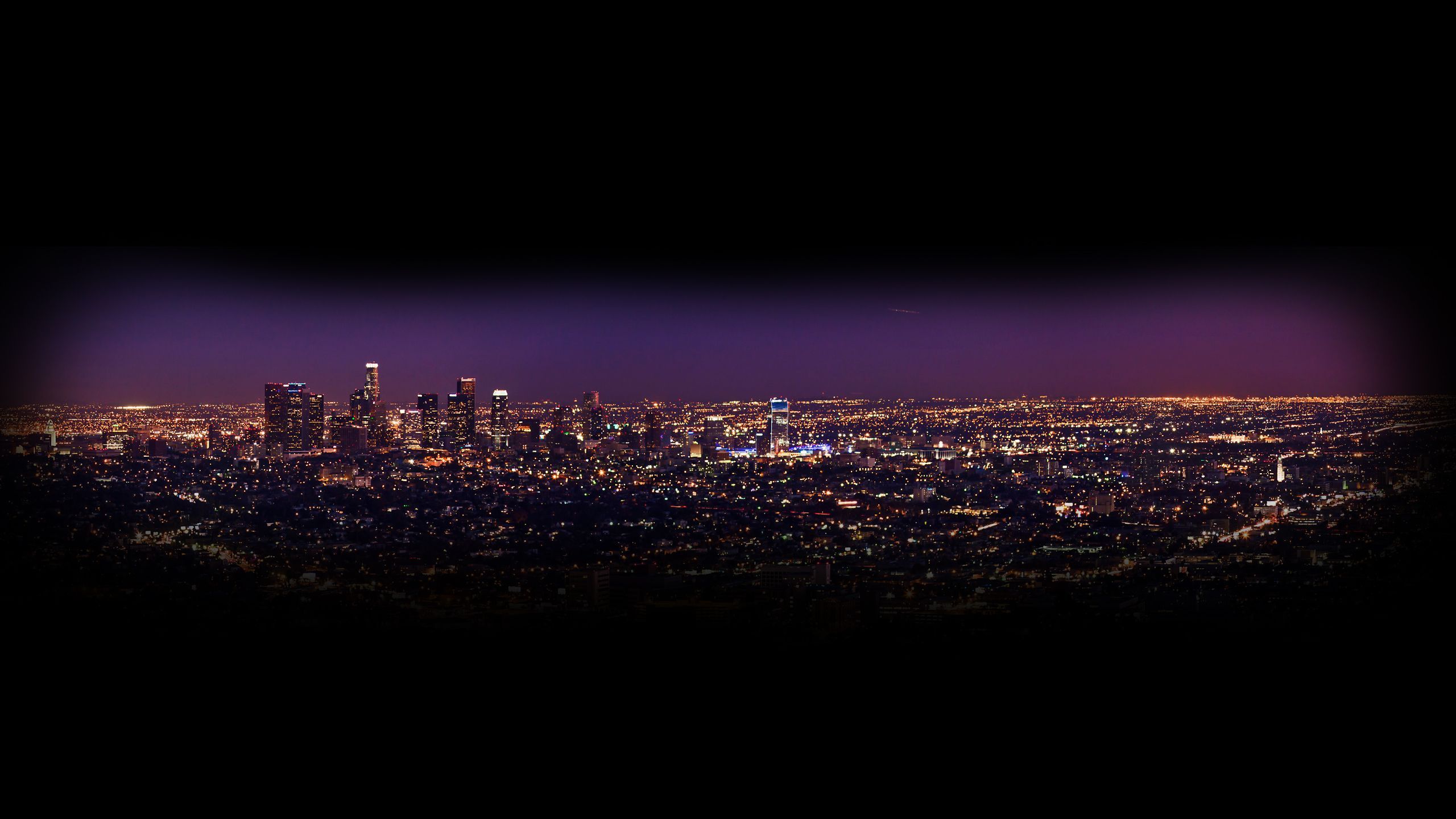 Skyline, Stadtlichter, Nacht, Lila Himmel, Panorama, 16:9, 2K-Hintergrundbild für den Desktop