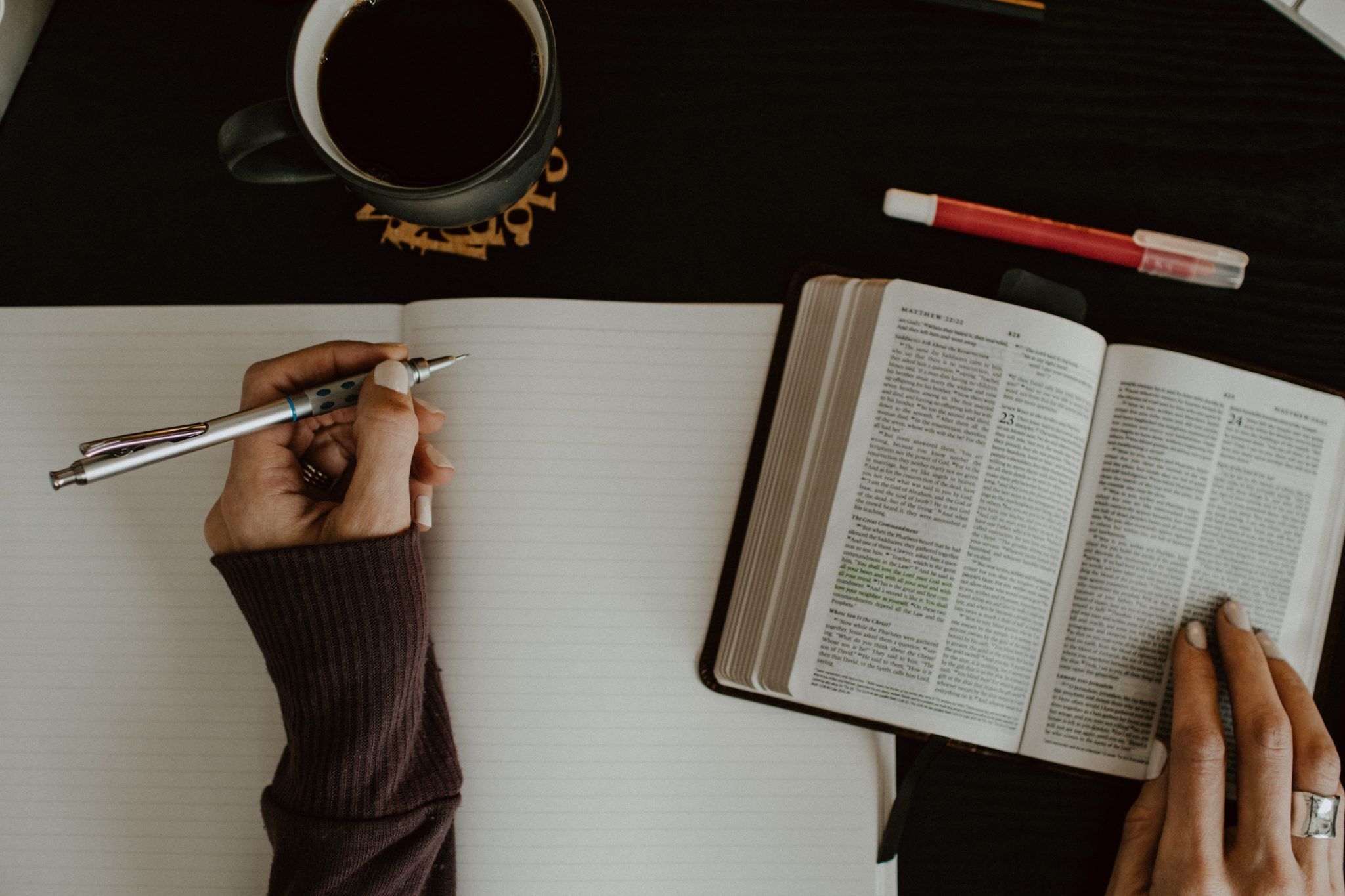 Bibel, Notizbuch, Kaffee, Bibelstudium, Vogelperspektive, Full HD, Windows-Hintergrundbild