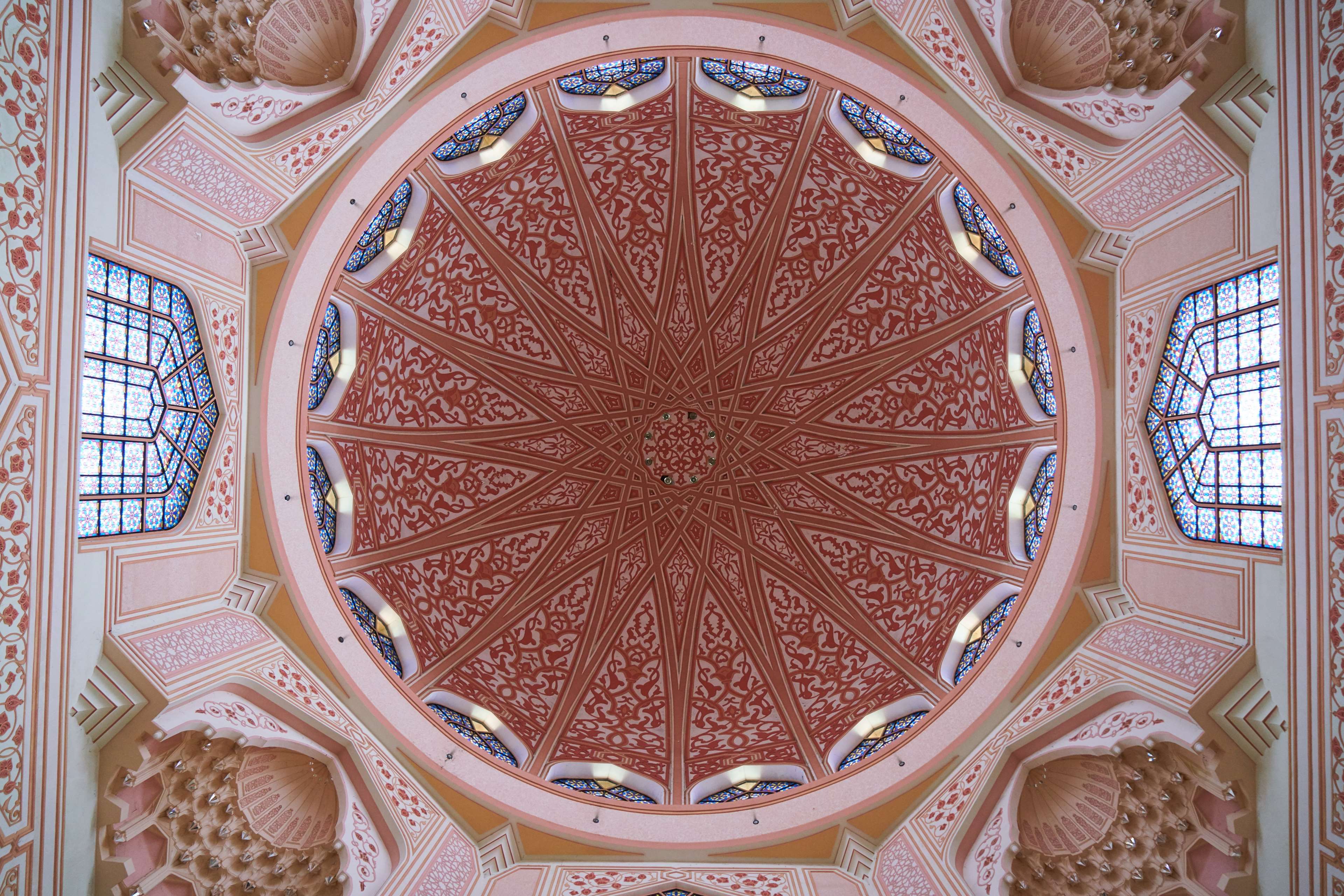 Putra-Moschee, Kuppel, Innenraum, Rosa, Ornamente, Islamische Architektur, 4K-Hintergrundbild für PC