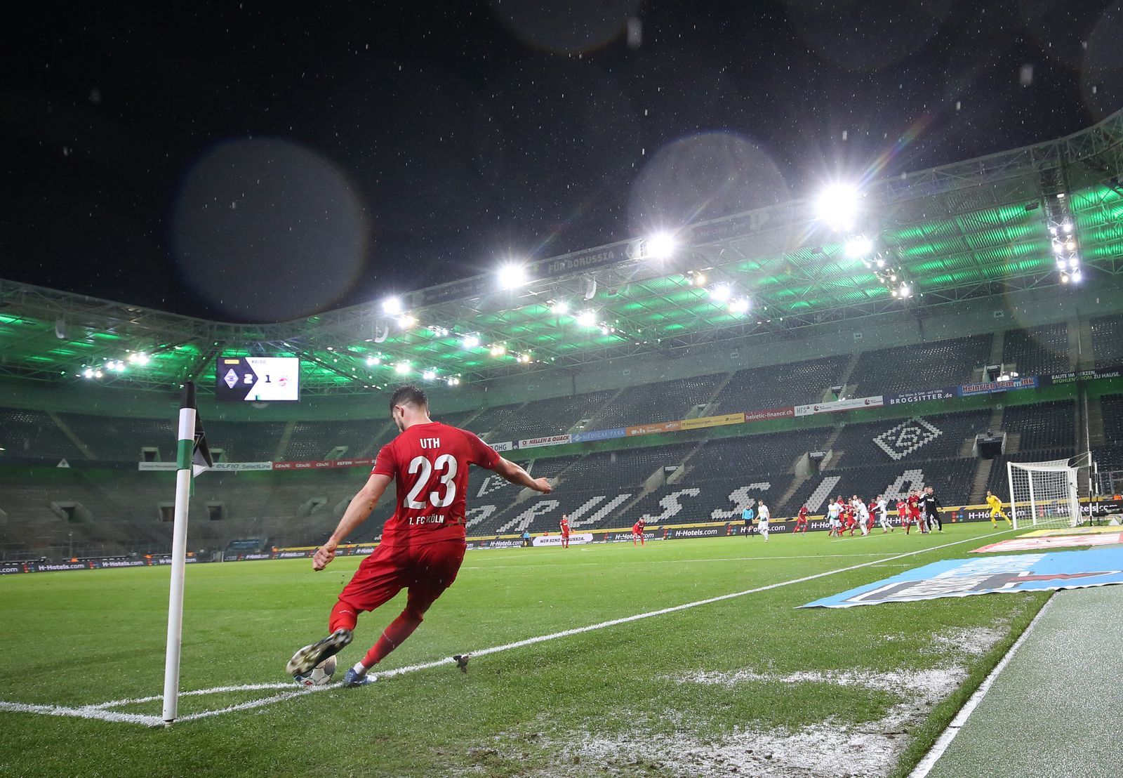 Eckstoß, Fußballspieler, Stadion, Flutlicht, Eckfahne, HD, Hintergrund für den Desktop