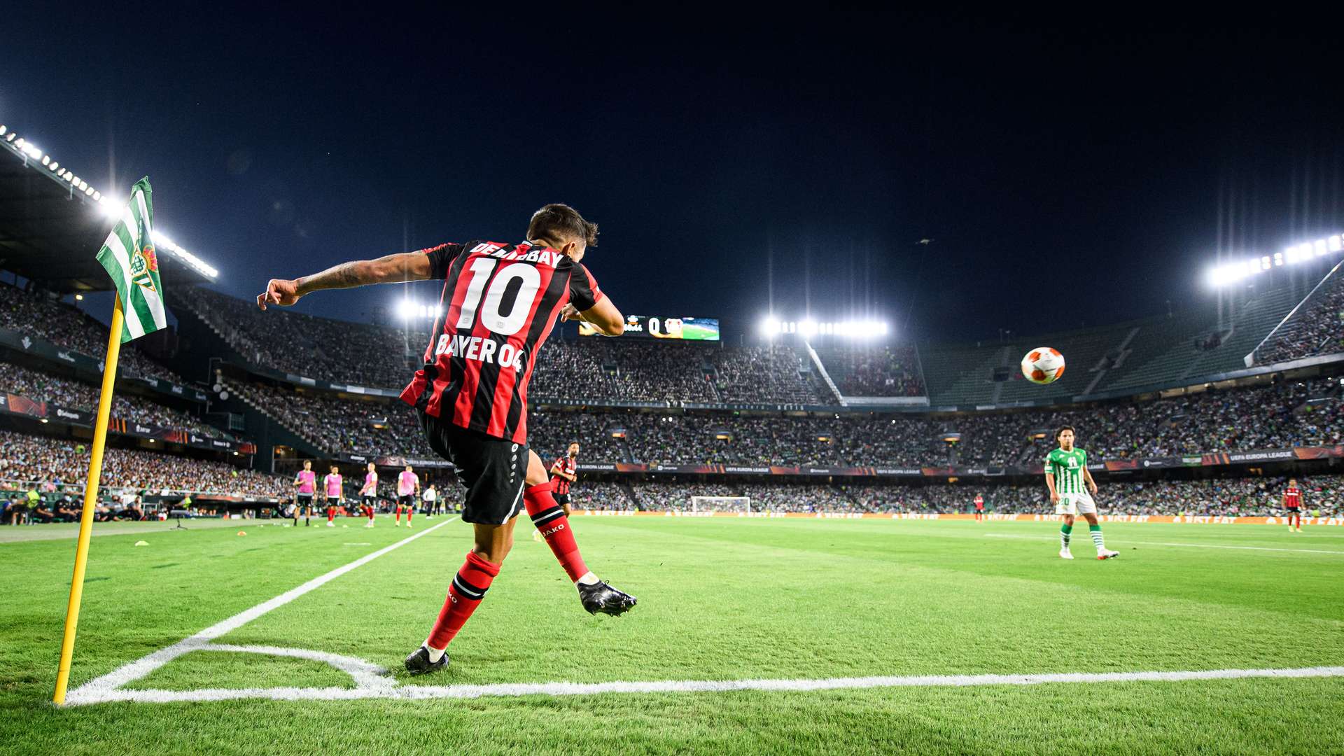 Bayer 04 Leverkusen, Eckstoß, Rückennummer 10, Stadion, Flutlicht, Eckfahne, 1080p Wallpaper