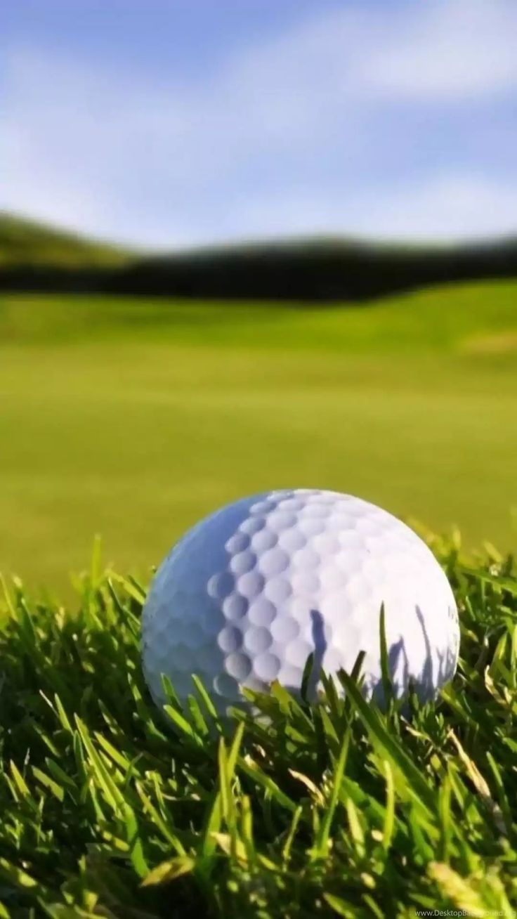 Golfball, Gras, Nahaufnahme, Blauer Himmel, HD, Hintergrundbild fürs Handy