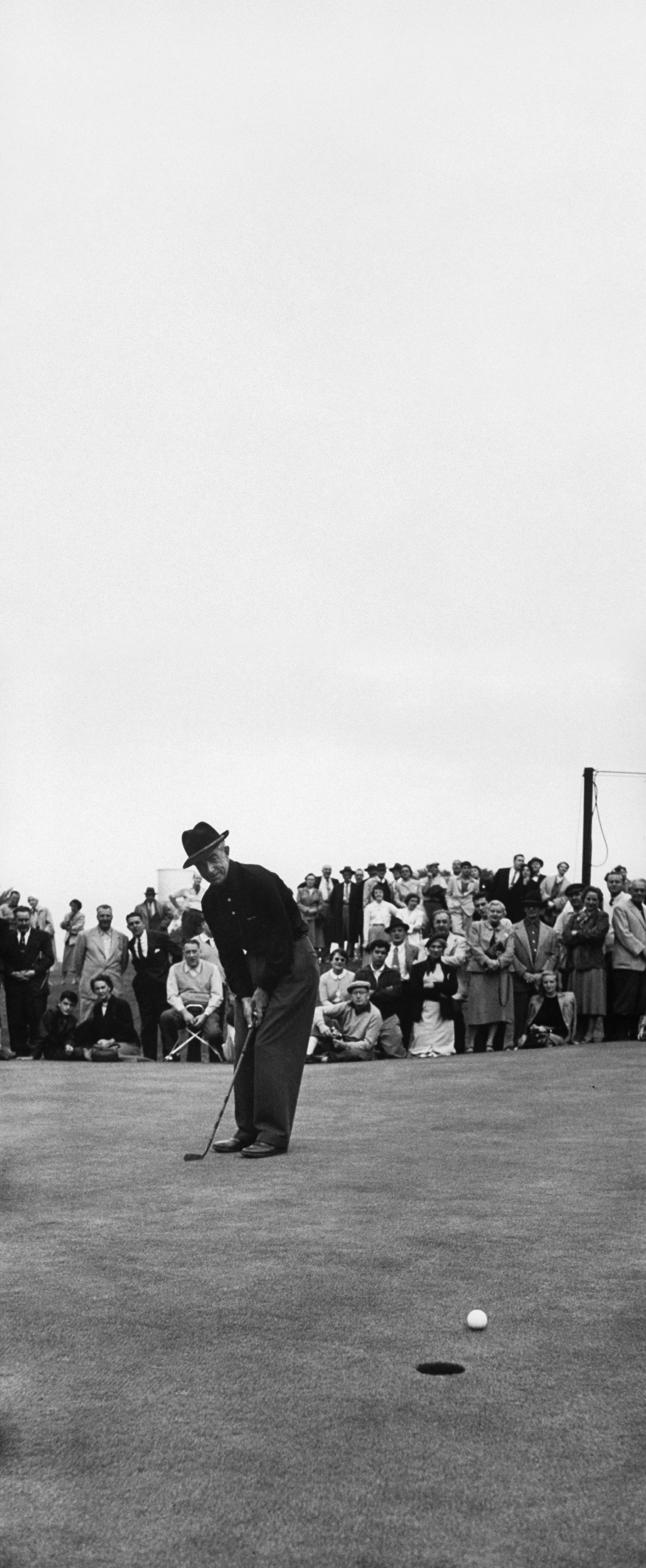 Golfer, Putten, Zuschauer, Schwarz-Weiß, Historisch, Full HD, Hintergrundbild fürs Handy