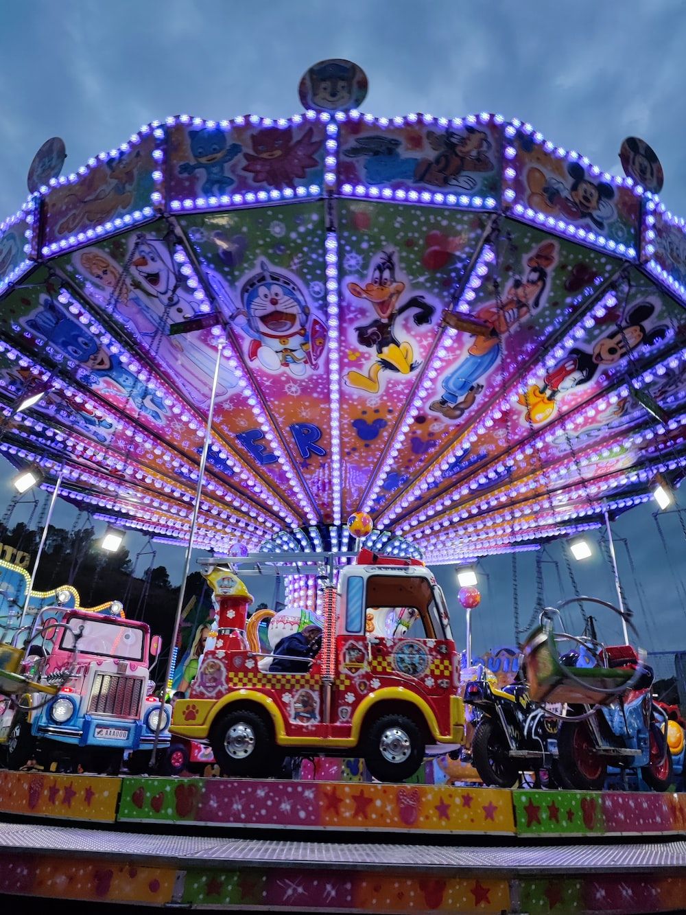 Karussell, Kirmes, Jahrmarkt, Lichter, Abend, HD, Hintergrundbild fürs Tablet