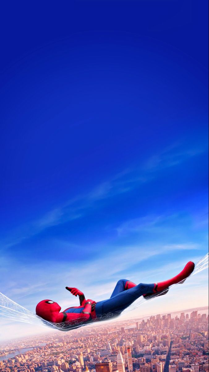 Spider-Man, Fallen, Blauer Himmel, Stadt, Luftaufnahme, Hochformat, Hintergrundbild fürs Smartphone