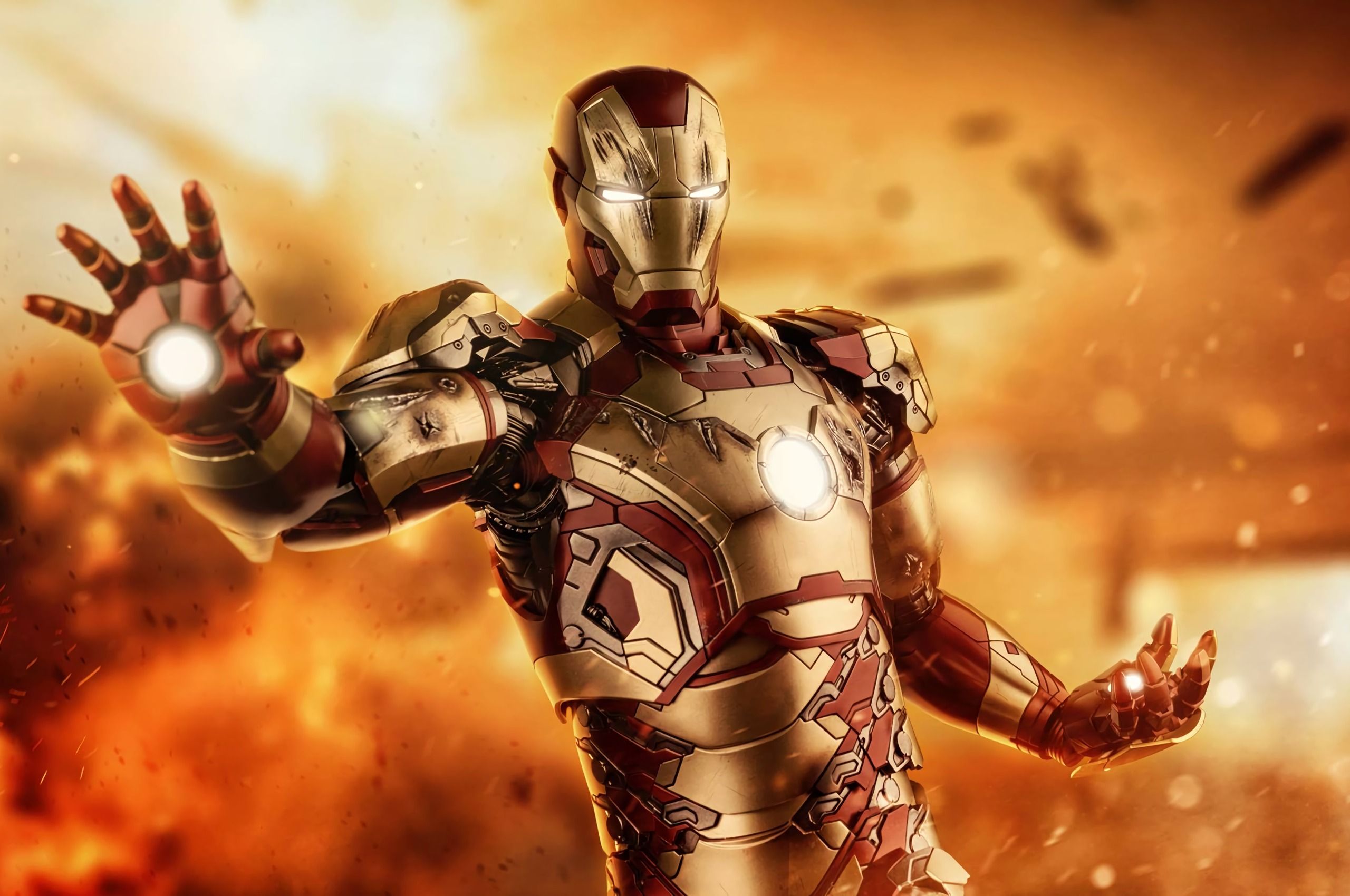 Iron Man, Iron Man 3, Goldene Rüstung, Explosion, Funken, 2K, Desktop-Hintergrund