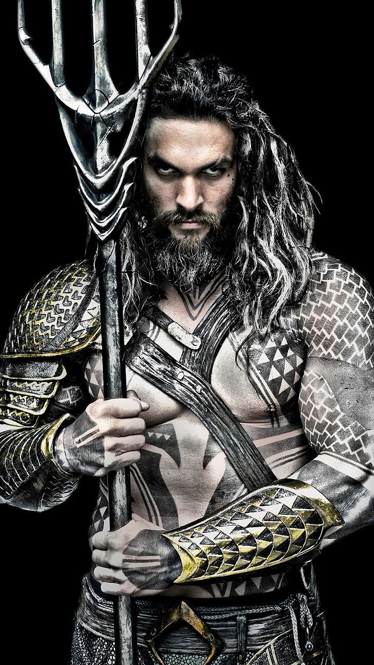 Aquaman, Jason Momoa, Dreizack, Rüstung, Schwarzer Hintergrund, Sperrbildschirm fürs iPhone