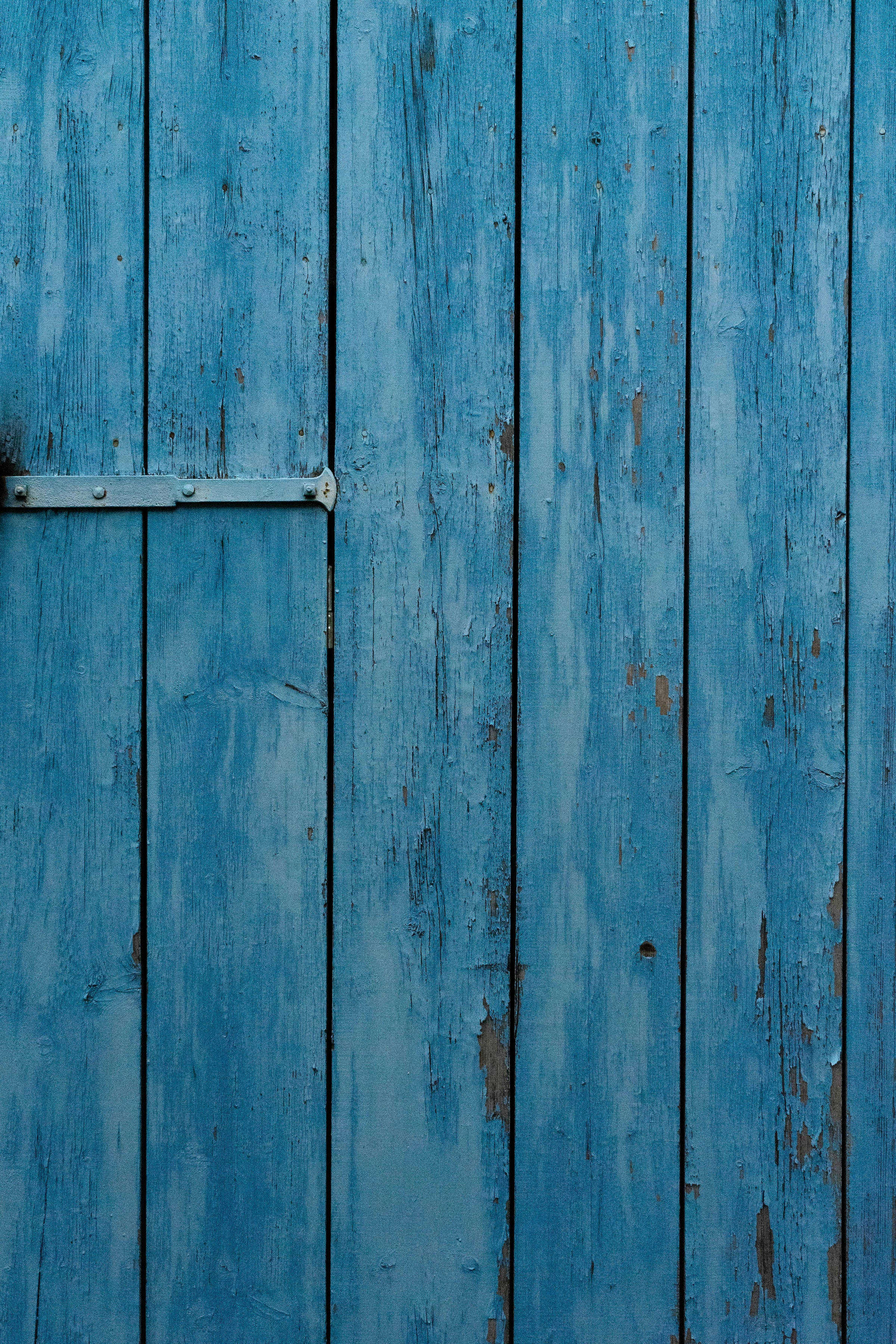 Blaue Holztür, Bretter, Abgenutzte Farbe, Vintage, QHD+, Hintergrundbild fürs Handy