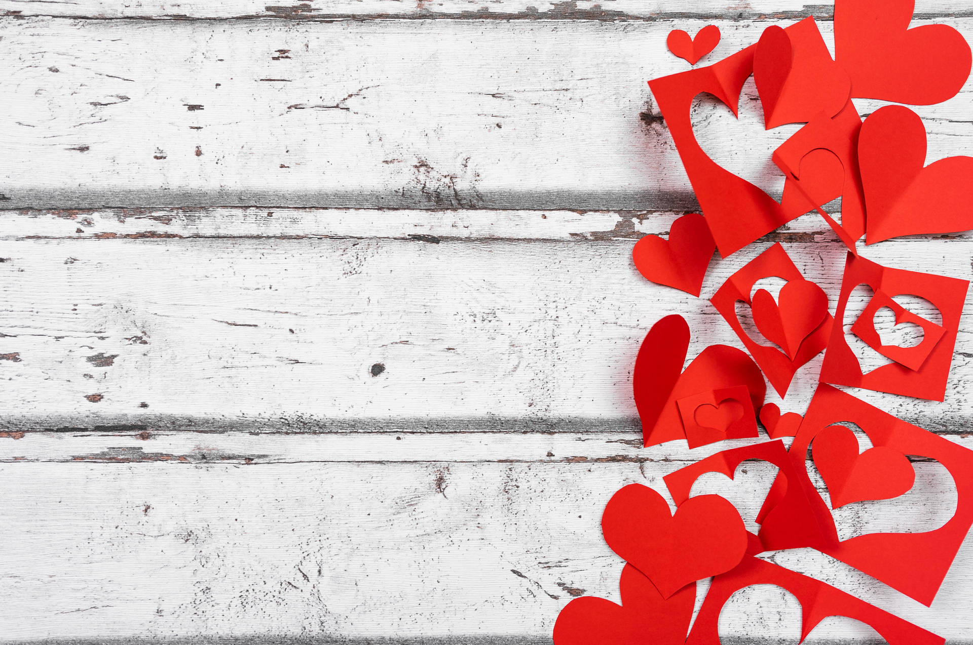 Weiße Holzbretter, Rote Papierherzen, Valentinstag, Liebe, Full HD, PC-Hintergrundbild