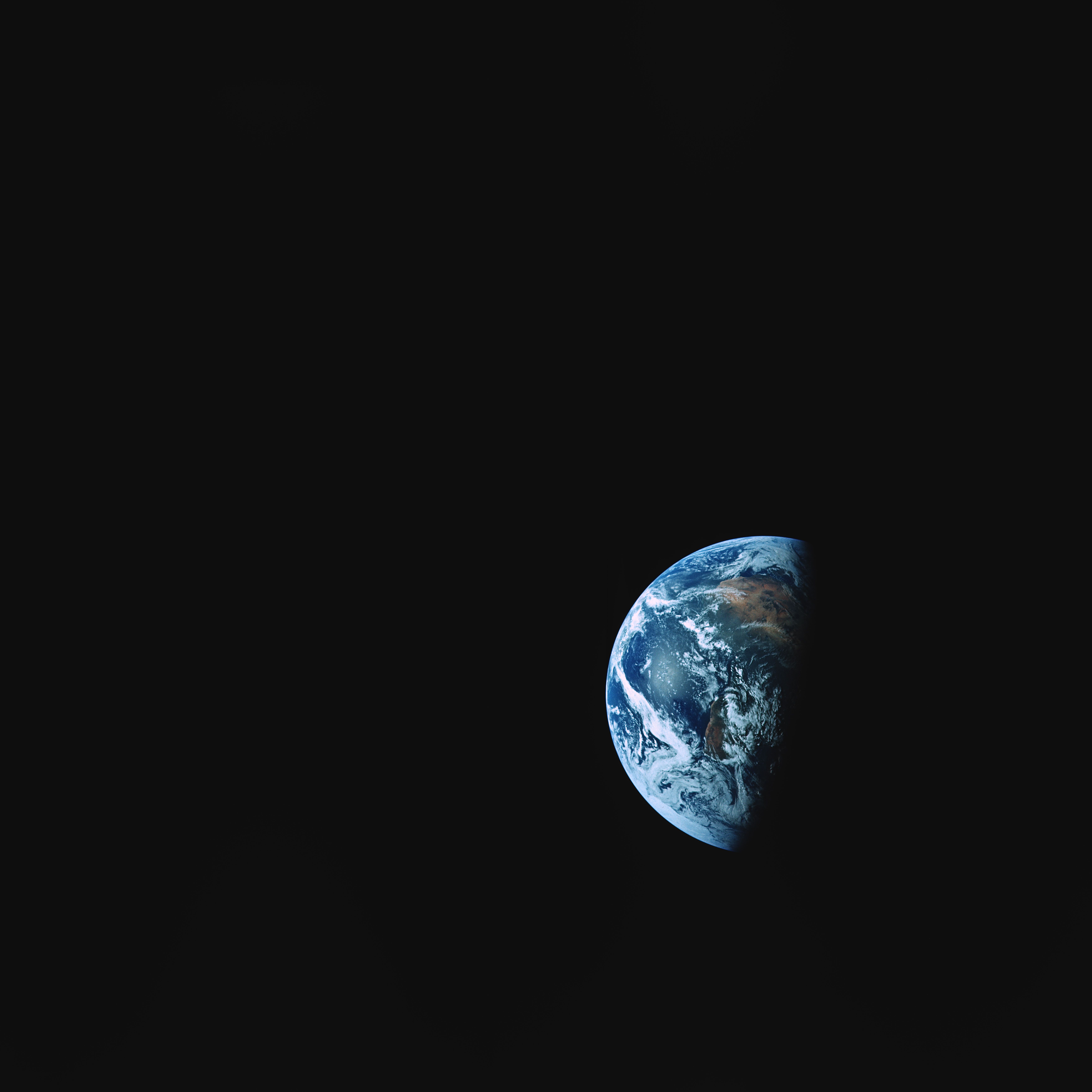 Erde, Halbe Erde, Schwarzer Hintergrund, Minimalismus, Planet, 6K Wallpaper
