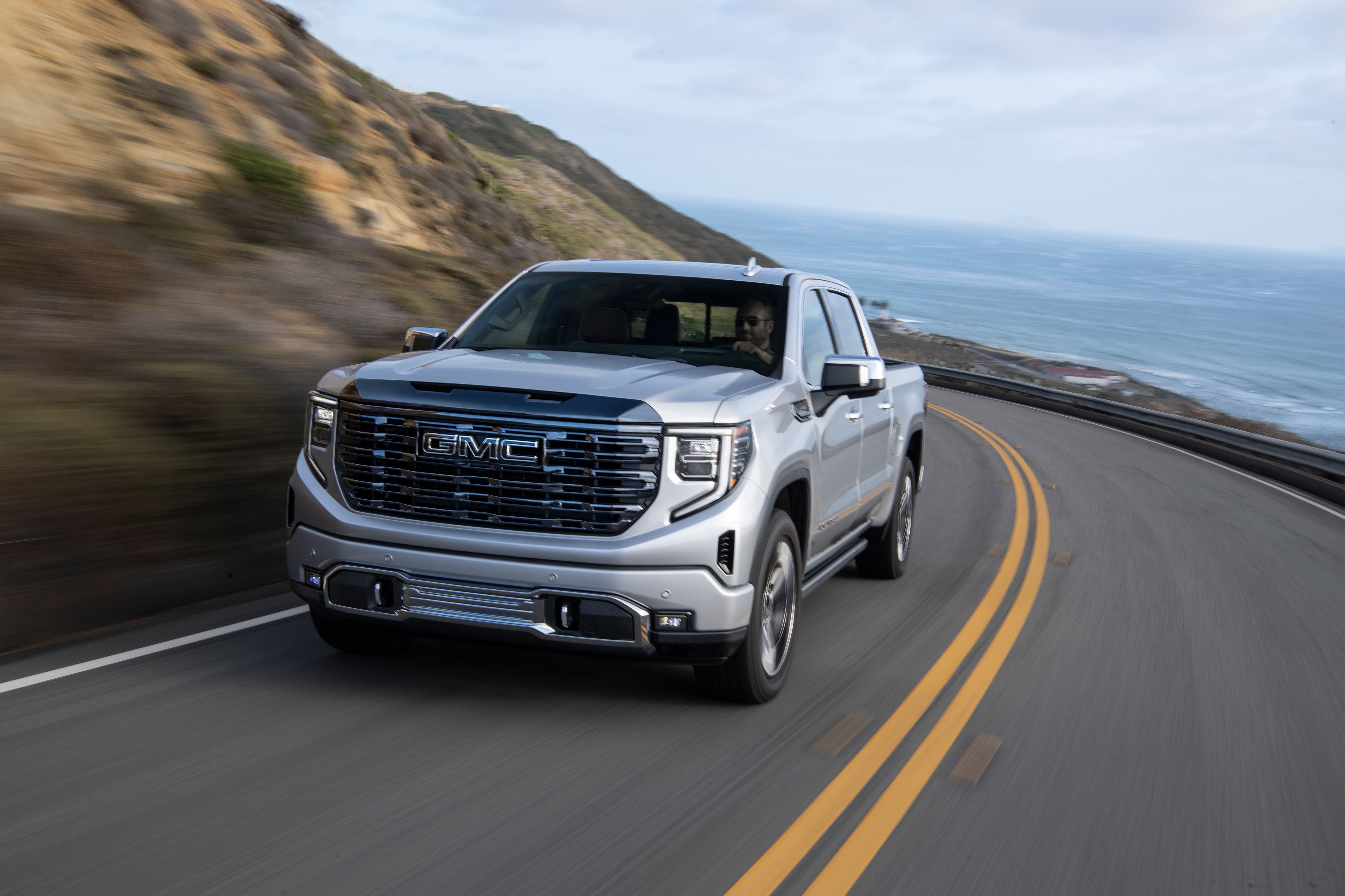 GMC Sierra Denali, GMC, Pick-up, Küstenstraße, Bewegungsunschärfe, 5K-Hintergrundbild für PC