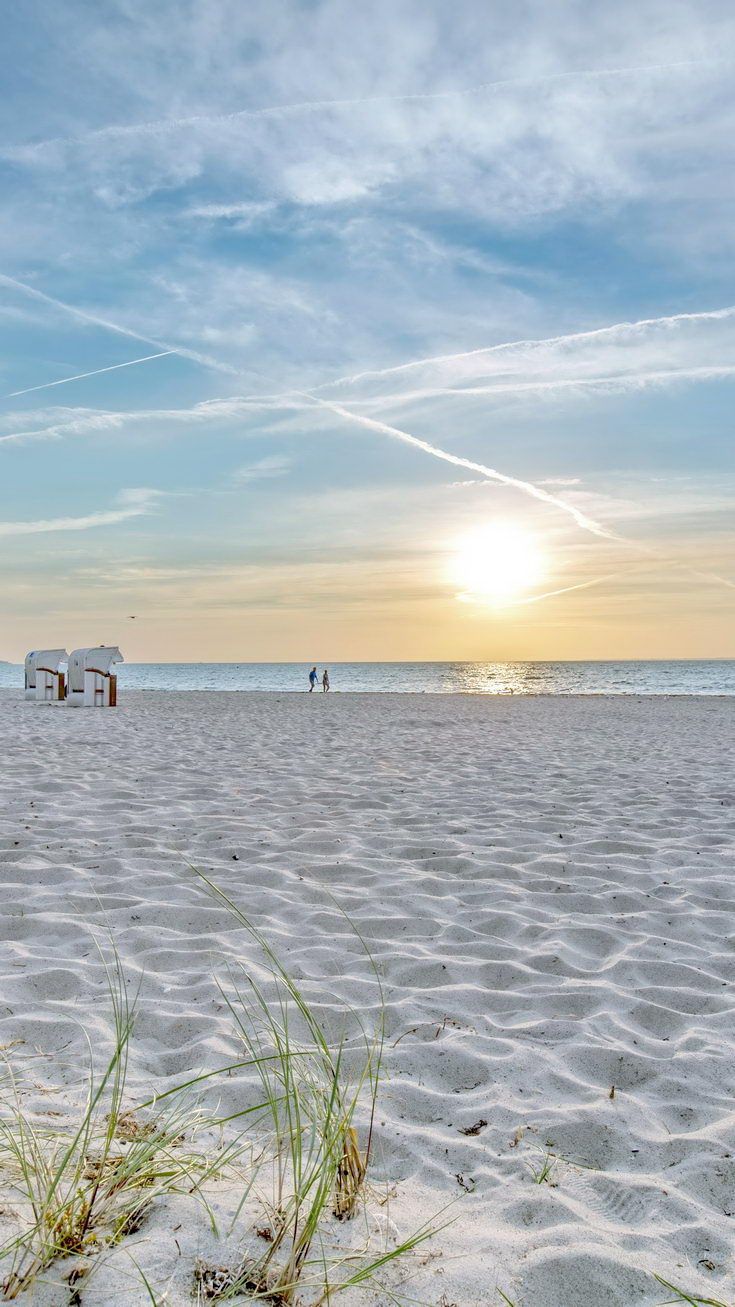 Ostsee, Sandstrand, Sonnenuntergang, Strandkorb, Strandhafer, Android-Hintergrundbild