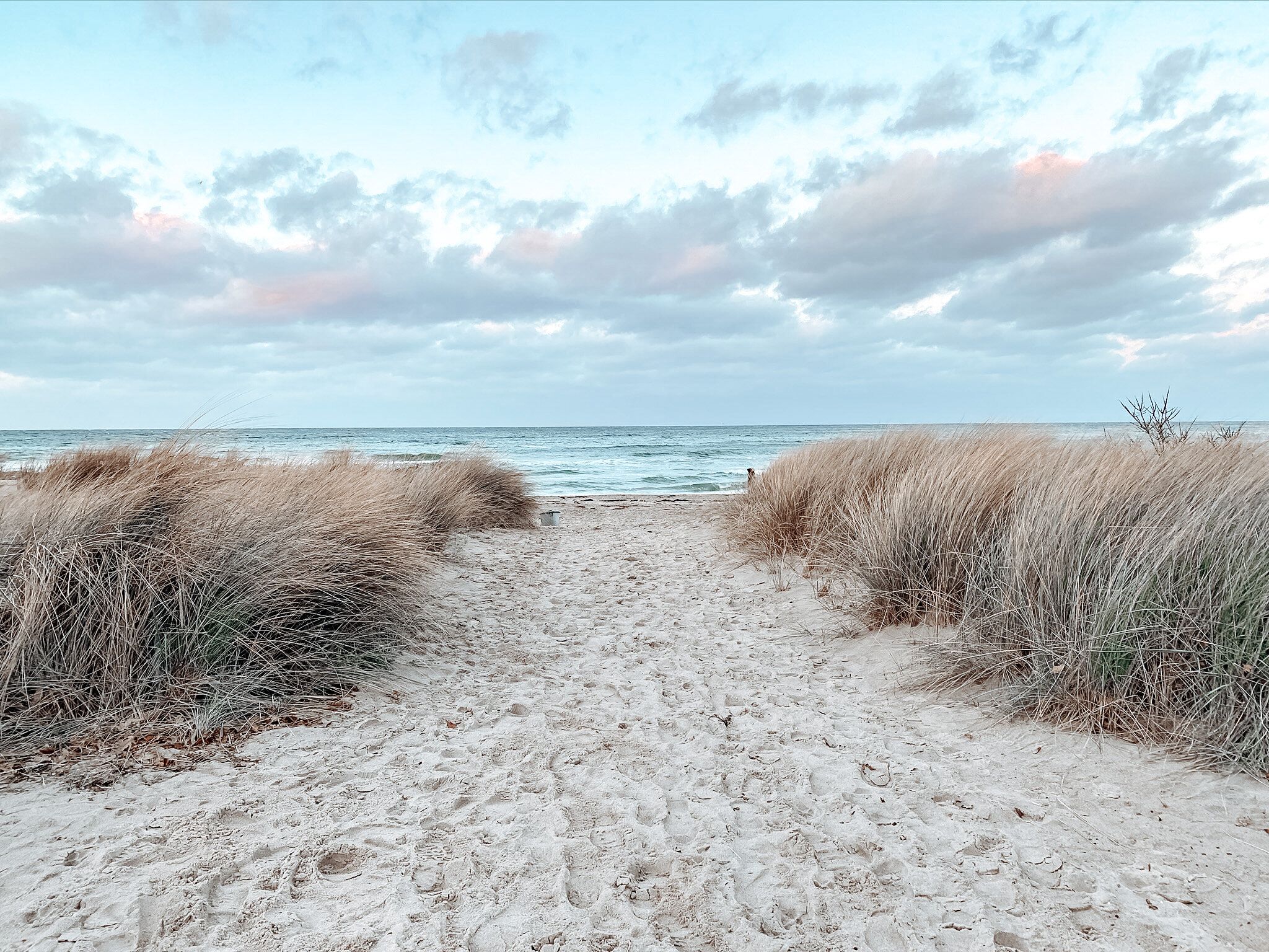 Dünen, Strandweg, Strandhafer, Ostsee, Wolken, Full HD, iPad-Hintergrundbild