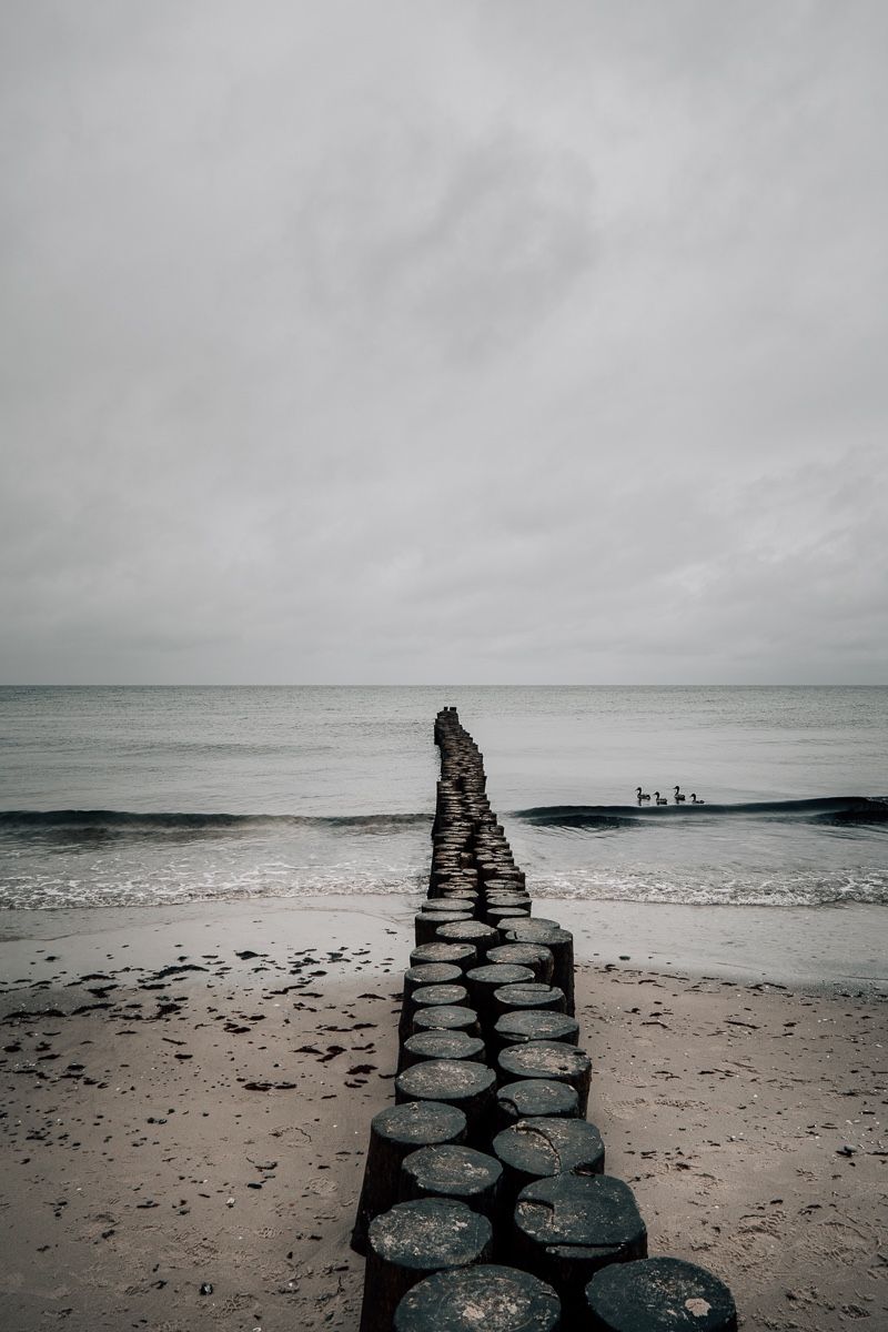 Buhne, Strand, Schwarz-Weiß, Meer, Ruhe, HD, Handy-Hintergrund im Hochformat