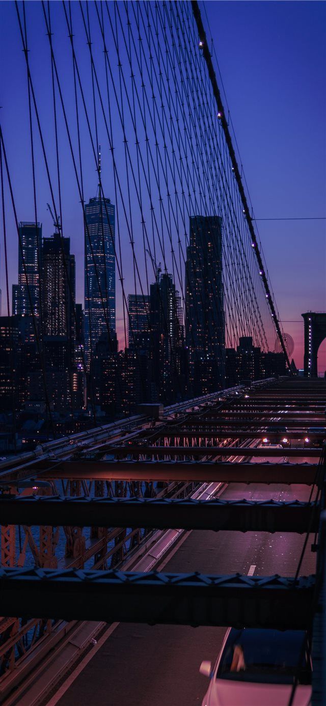 Brooklyn Bridge, Manhattan, Skyline, Dämmerung, Hochformat, Hintergrundbild fürs Smartphone