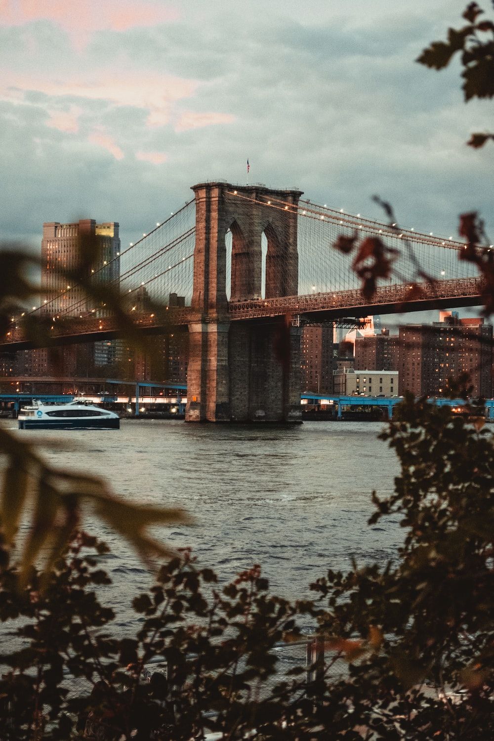 Brooklyn Bridge, New York City, Blätter, Fluss, HD, Hintergrundbild fürs Handy