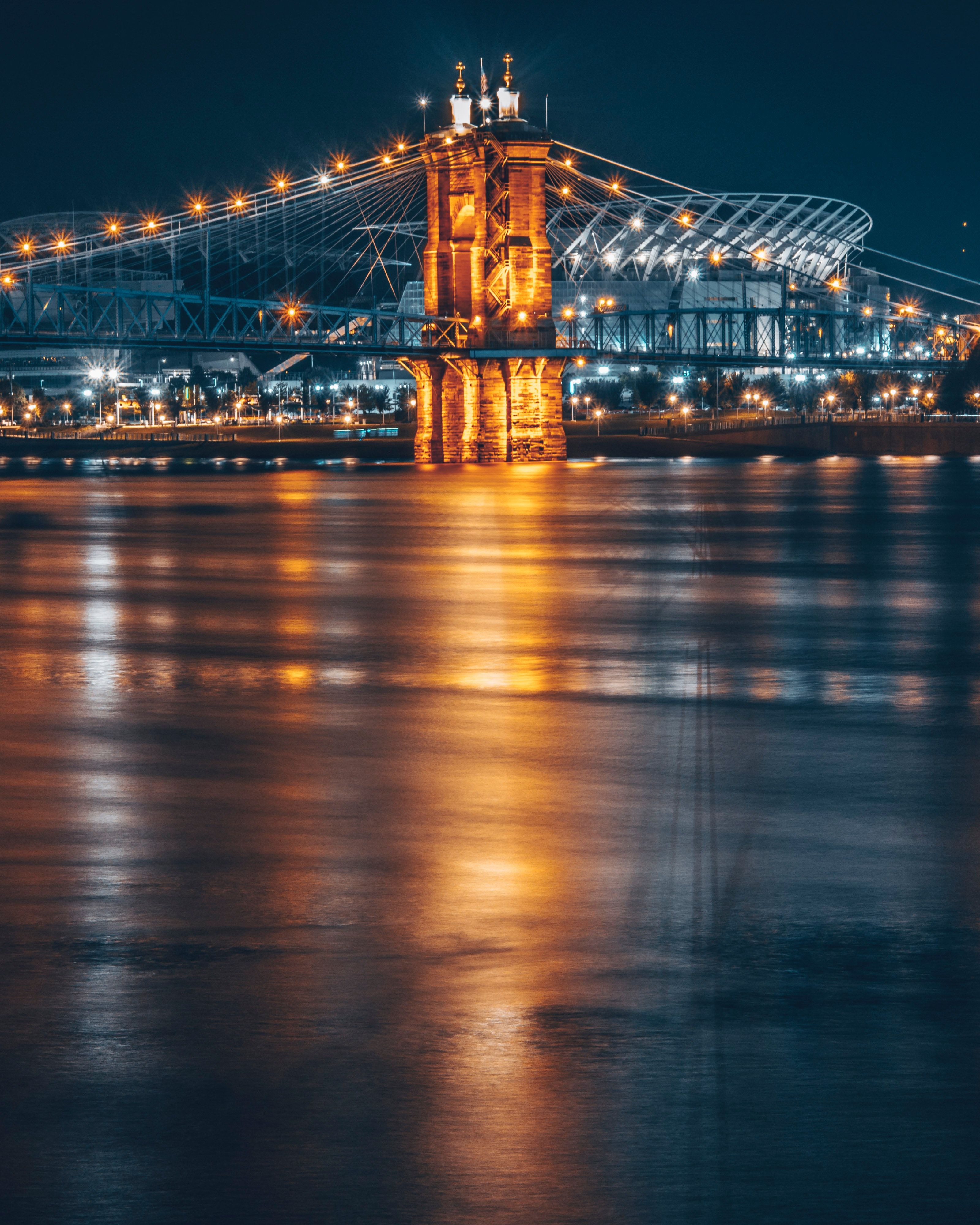 Hängebrücke, Nacht, Lichter, Spiegelung, Fluss, Hintergrundbild für iPad und Tablet