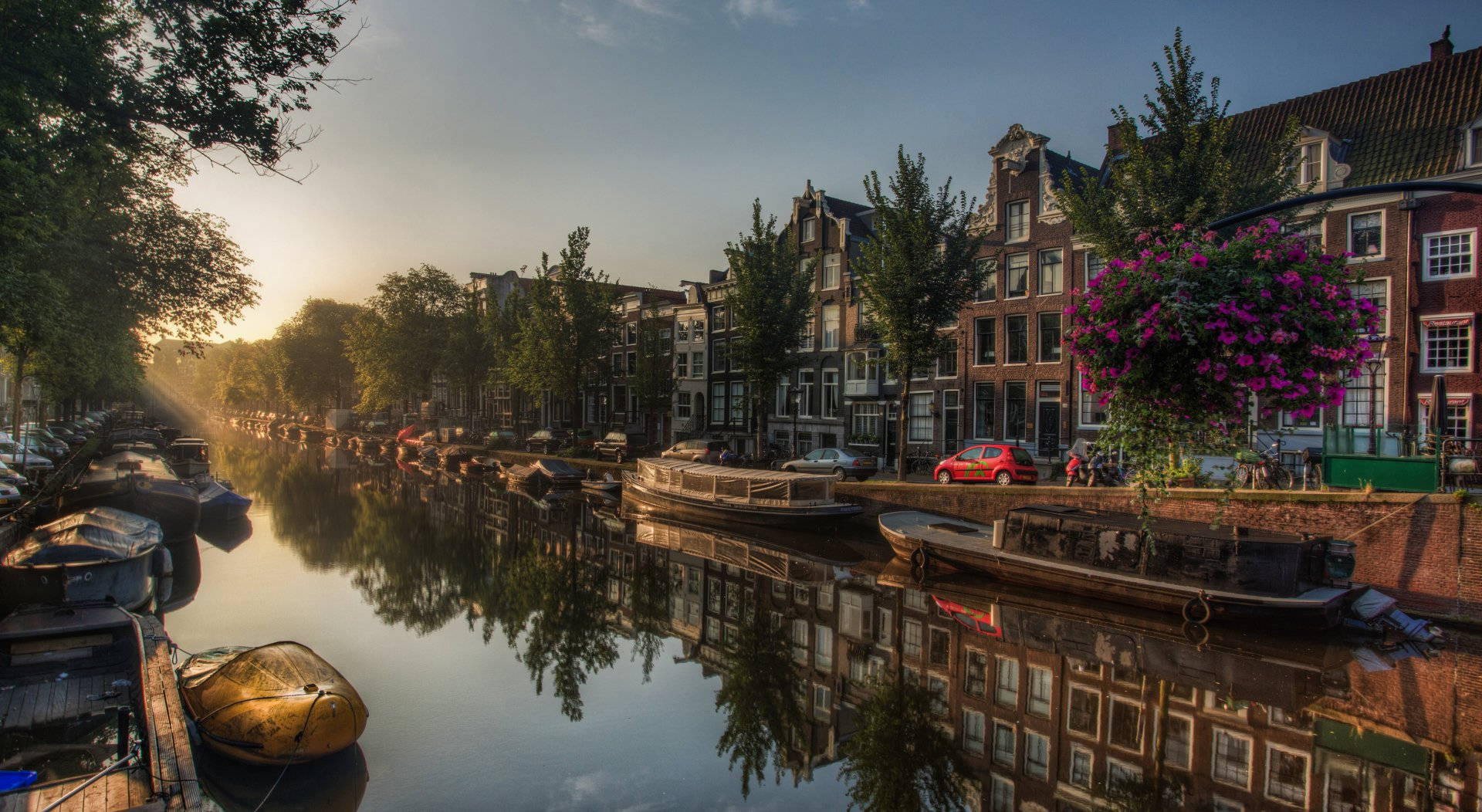 Amsterdam, Gracht, Sonnenaufgang, Hausboote, Spiegelung, Blumen, Full HD, Desktop-Hintergrund