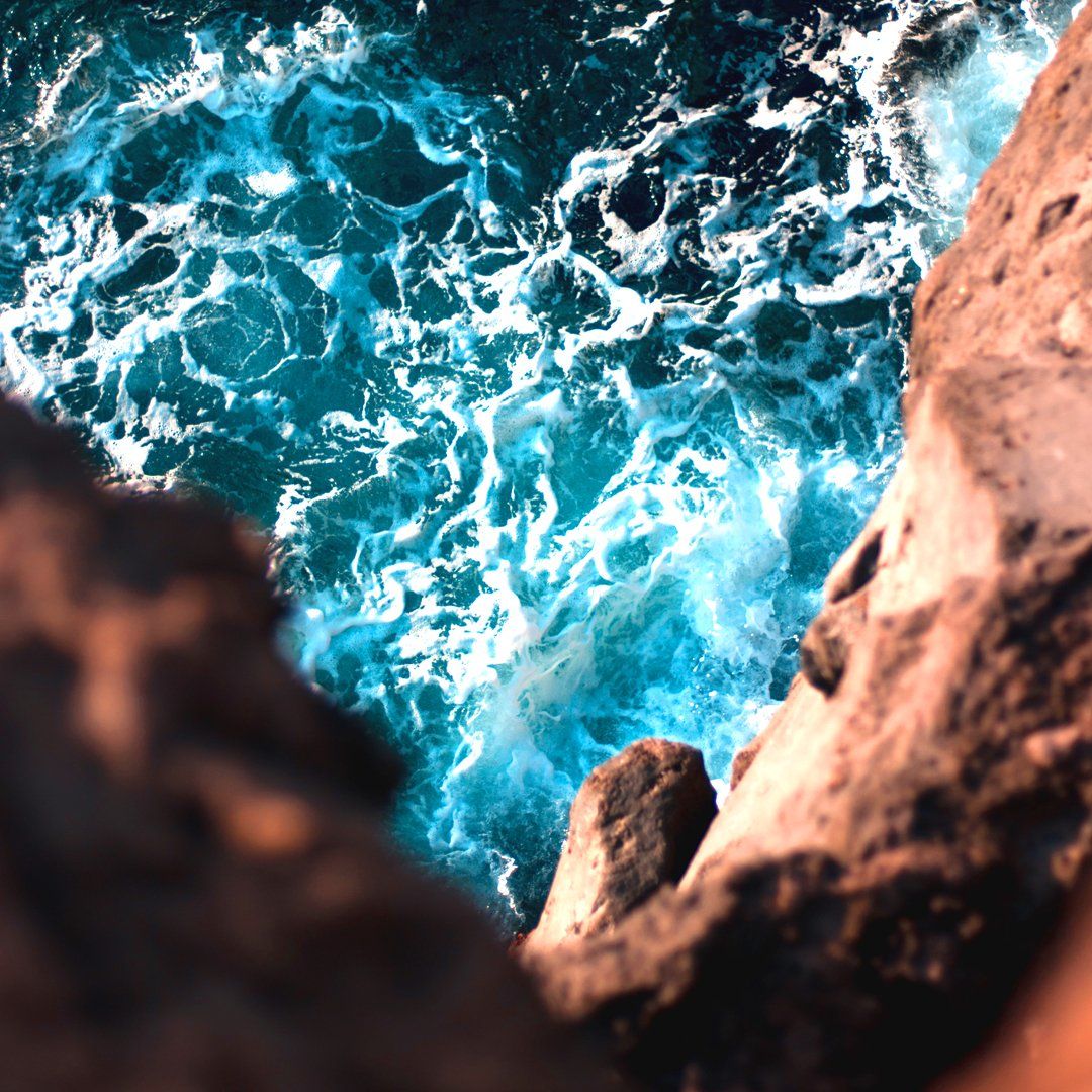 Felsen, Türkises Meer, Brandung, Klippe, Gischt, Hintergrundbild für iPad und Tablet