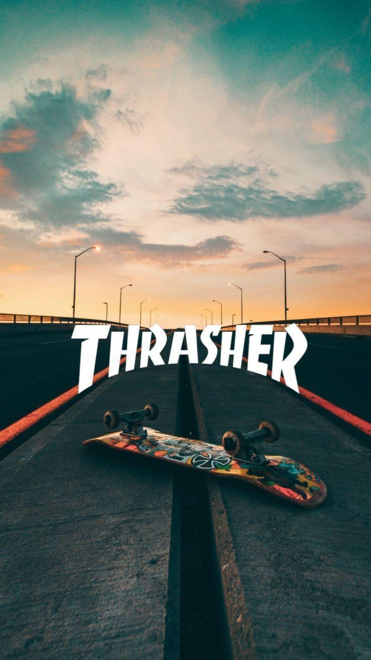 Thrasher, Skateboard, Straße, Hochformat, QHD+, Hintergrundbild fürs Handy