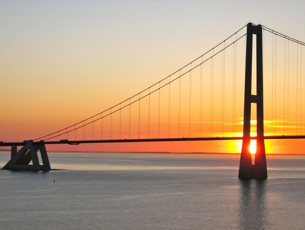 Storebæltbrücke, Dänemark, Hängebrücke, Sonnenuntergang, Hintergrundbild fürs Tablet