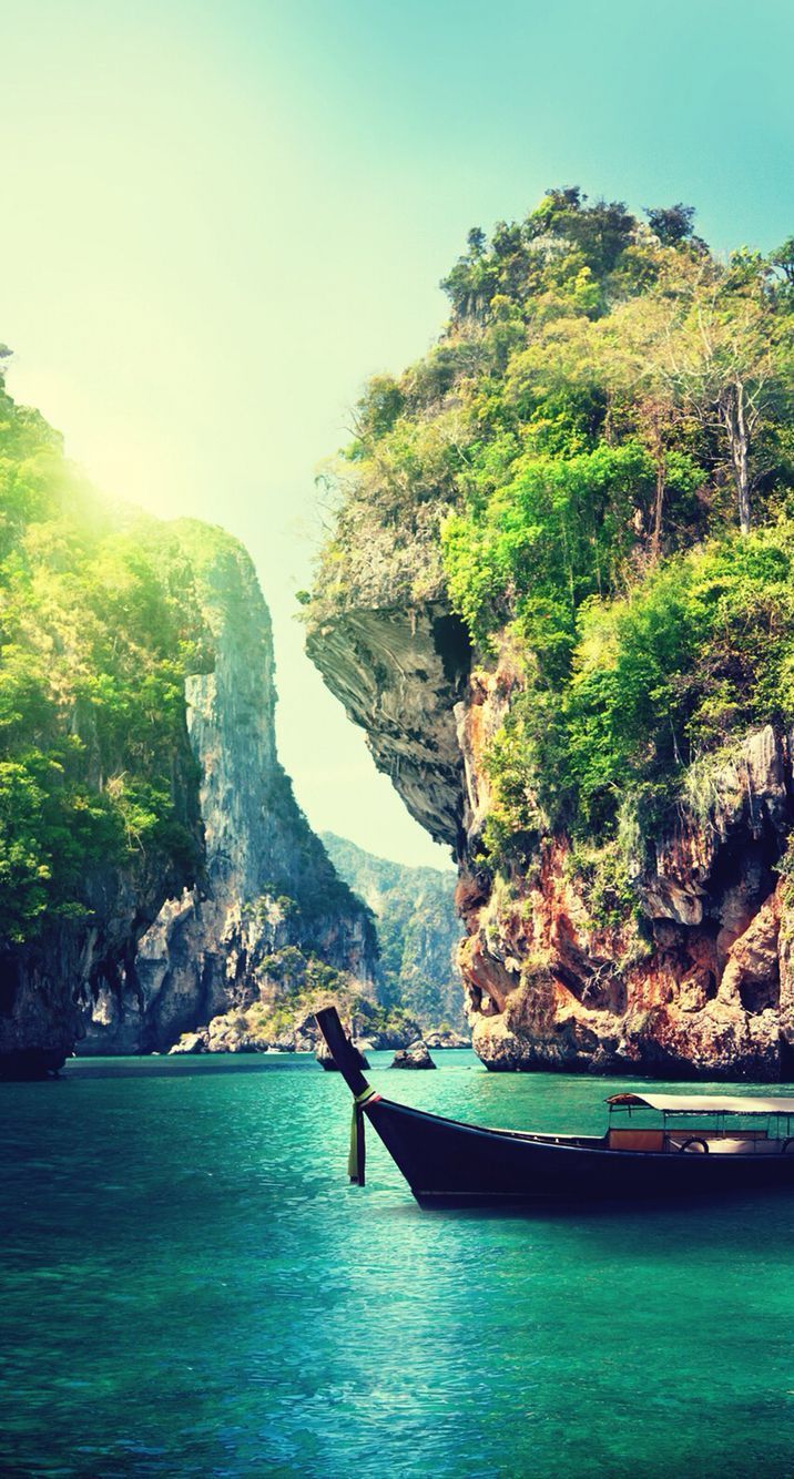 Longtail-Boot, Kalkfelsen, Türkises Wasser, Thailand, Dschungel, Android-Hintergrundbild