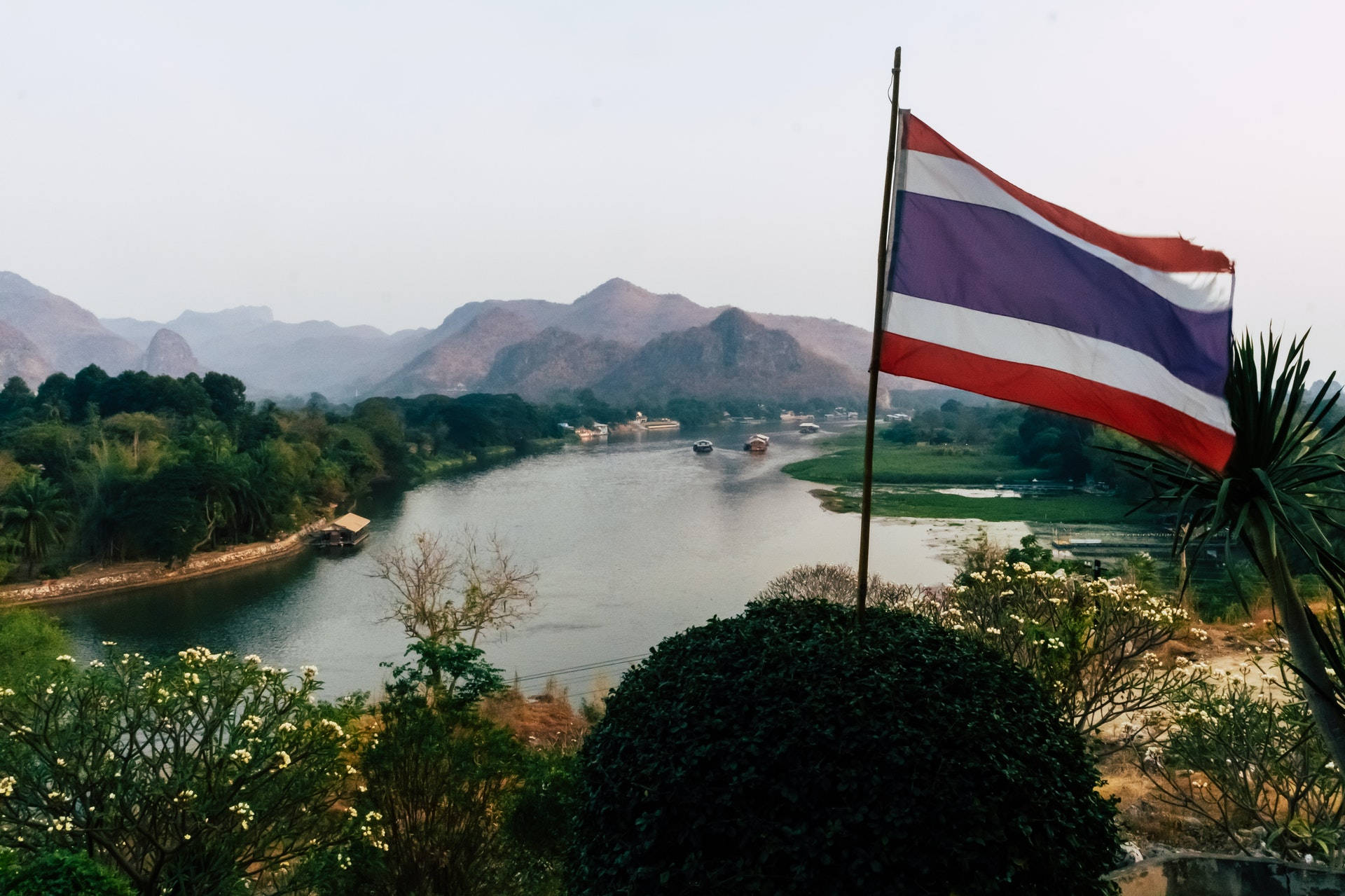 Flagge Thailands, Fluss, Berge, Thailand, Landschaft, Full HD, Desktop-Hintergrund für Windows
