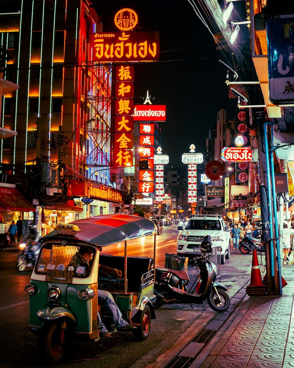 Chinatown, Bangkok, Tuk-Tuk, Neonschilder, Nacht, HD, iPad-Hintergrundbild