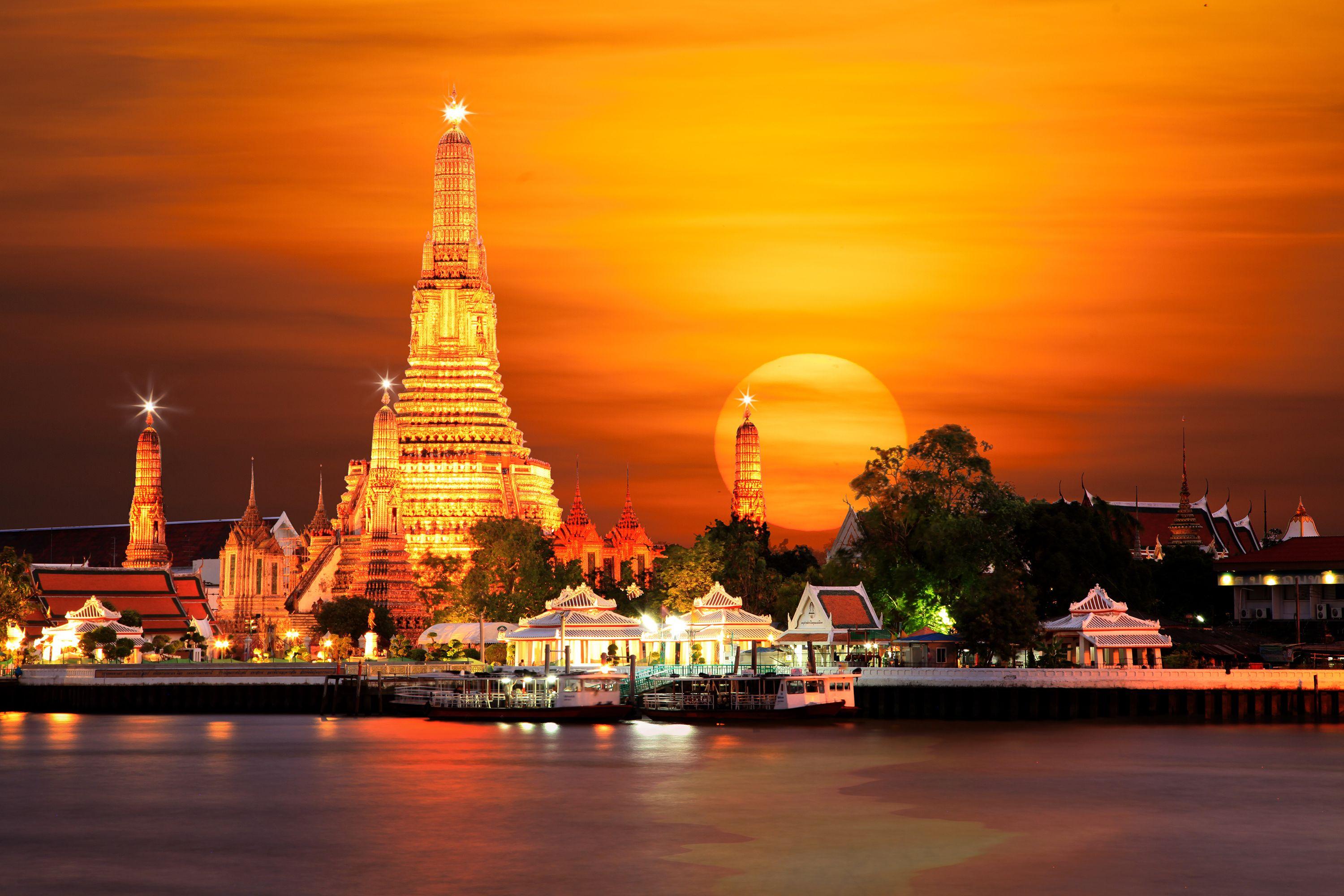 Wat Arun, Bangkok, Thailand, Sonnenuntergang, Fluss, Orange Himmel, 2K, Laptop-Hintergrundbild