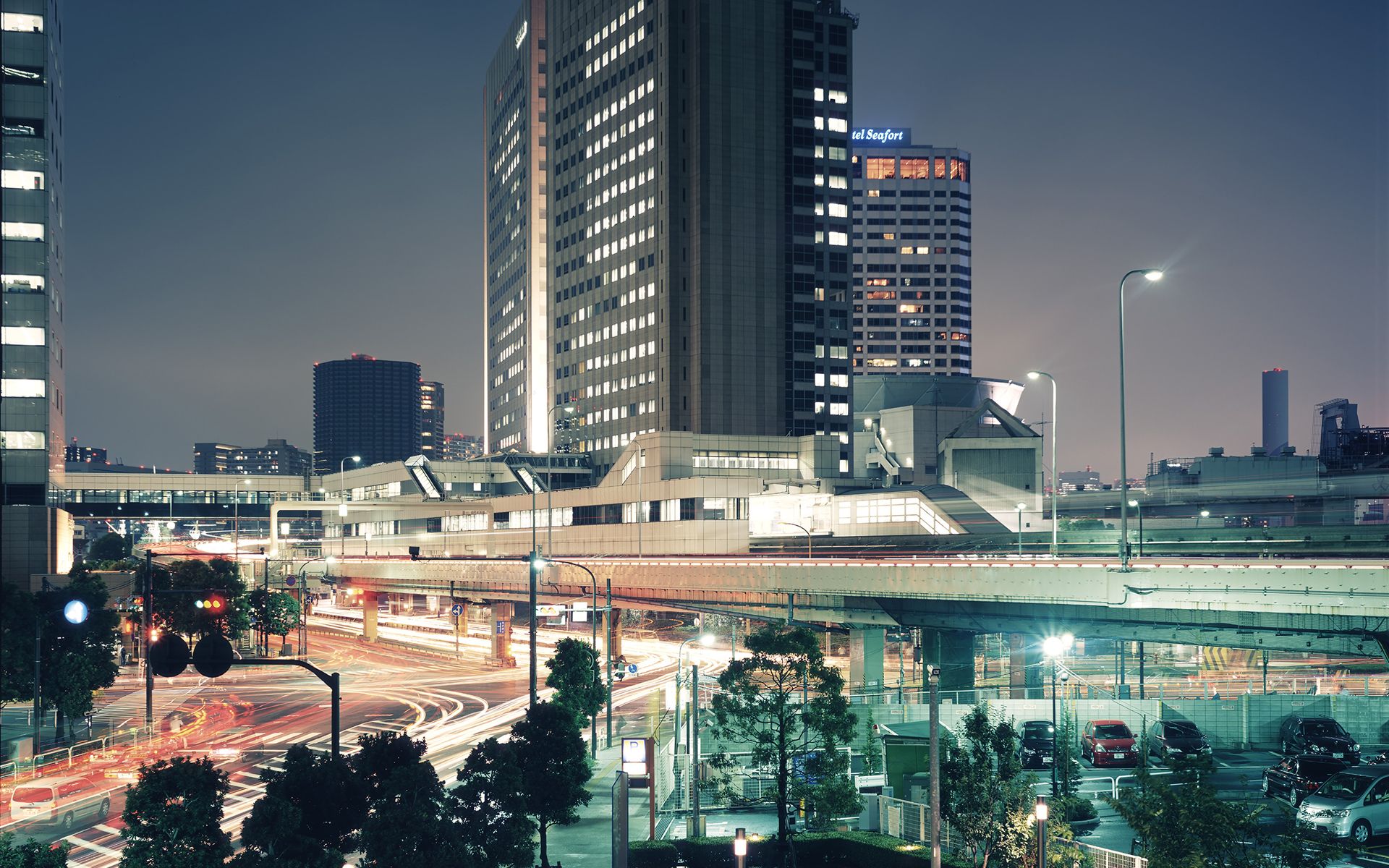 Kreuzung, Lichtspuren, Nacht, Hochhaus, Langzeitbelichtung, Full HD, MacBook-Hintergrundbild